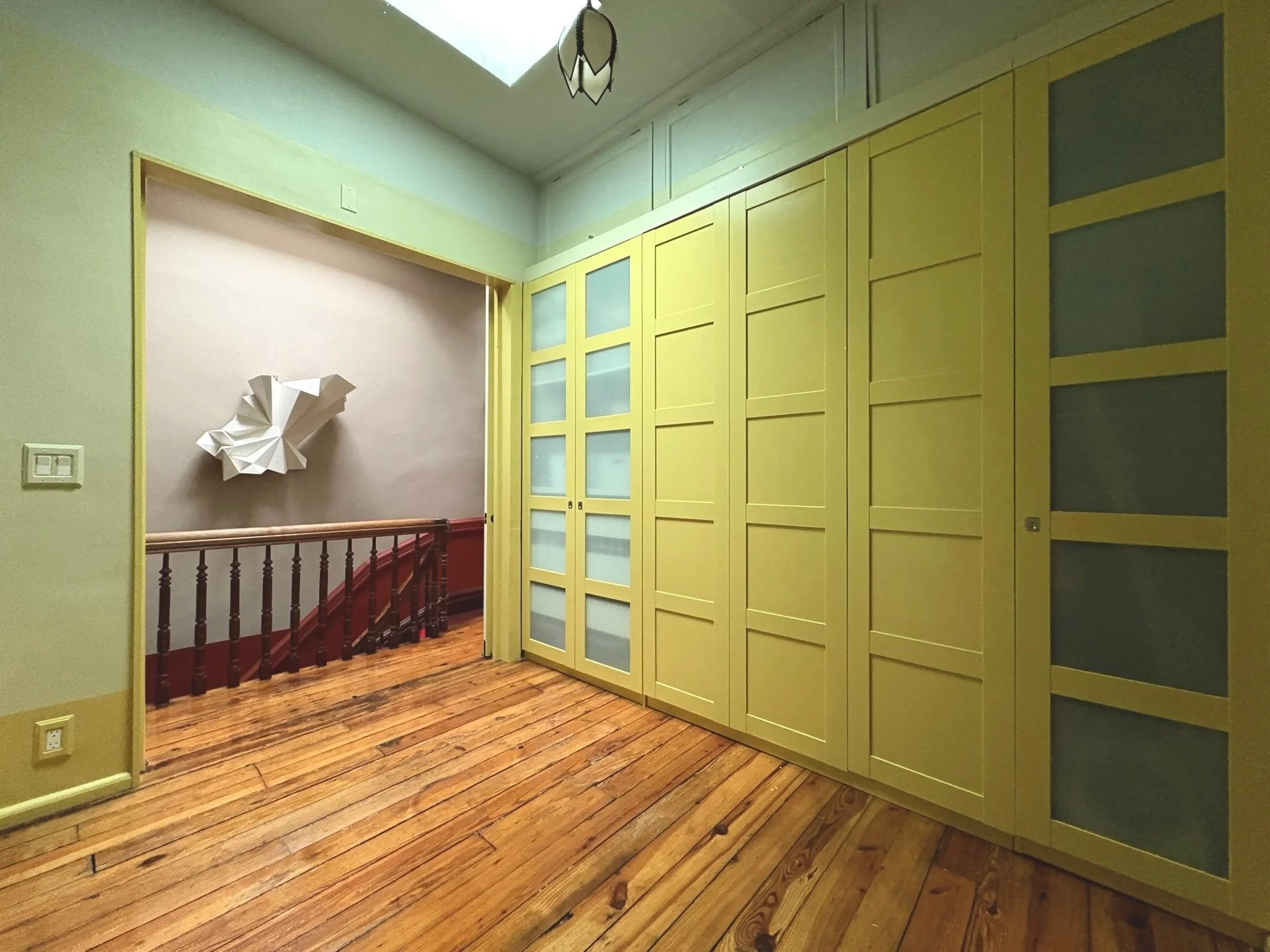 new-york-period-historic-townhouse-filming-photoshoots-attic-stairwell.jpg