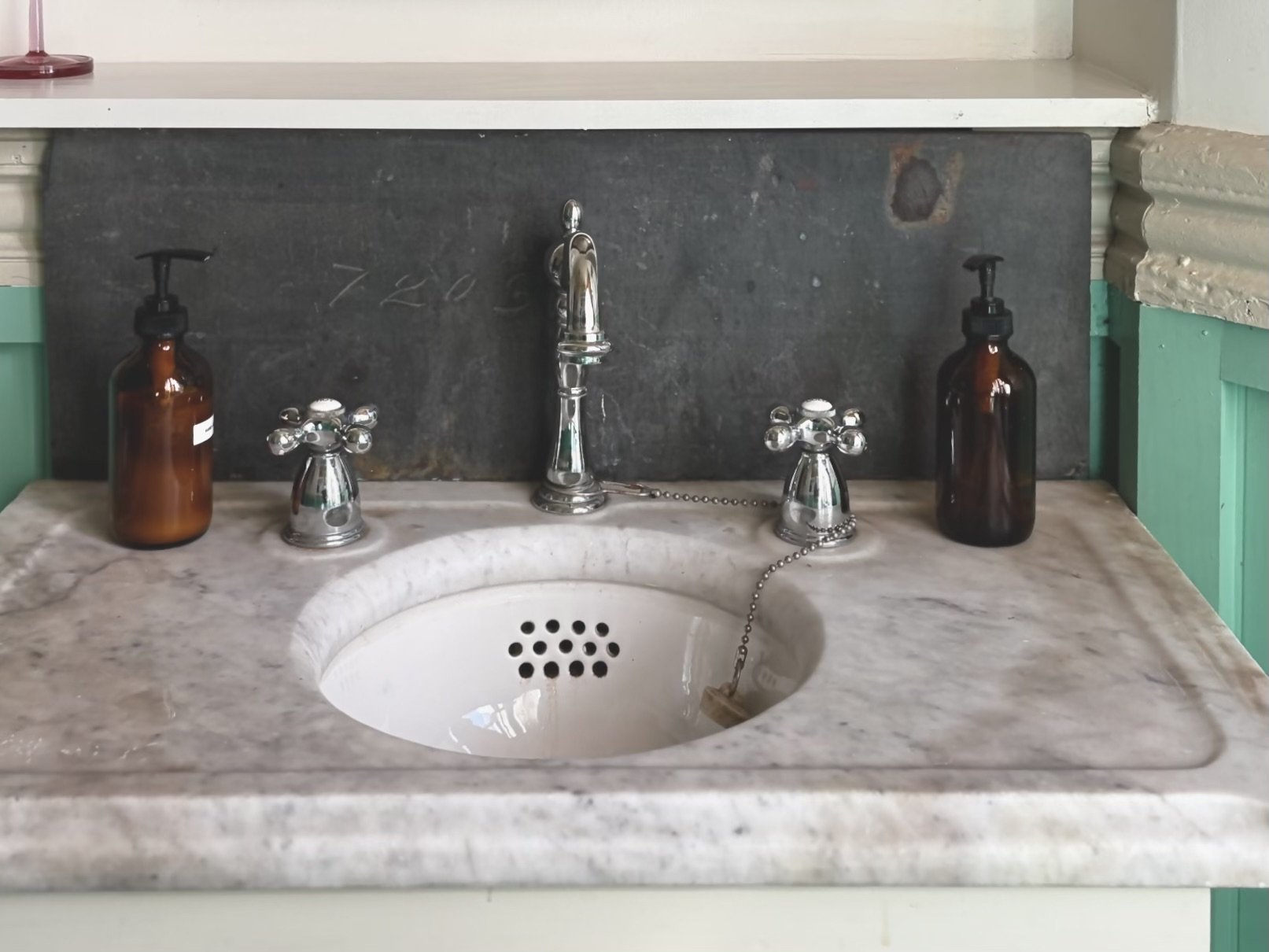 new-york-period-historic-townhouse-filming-photoshoots-marble-bathroom-sink.jpg