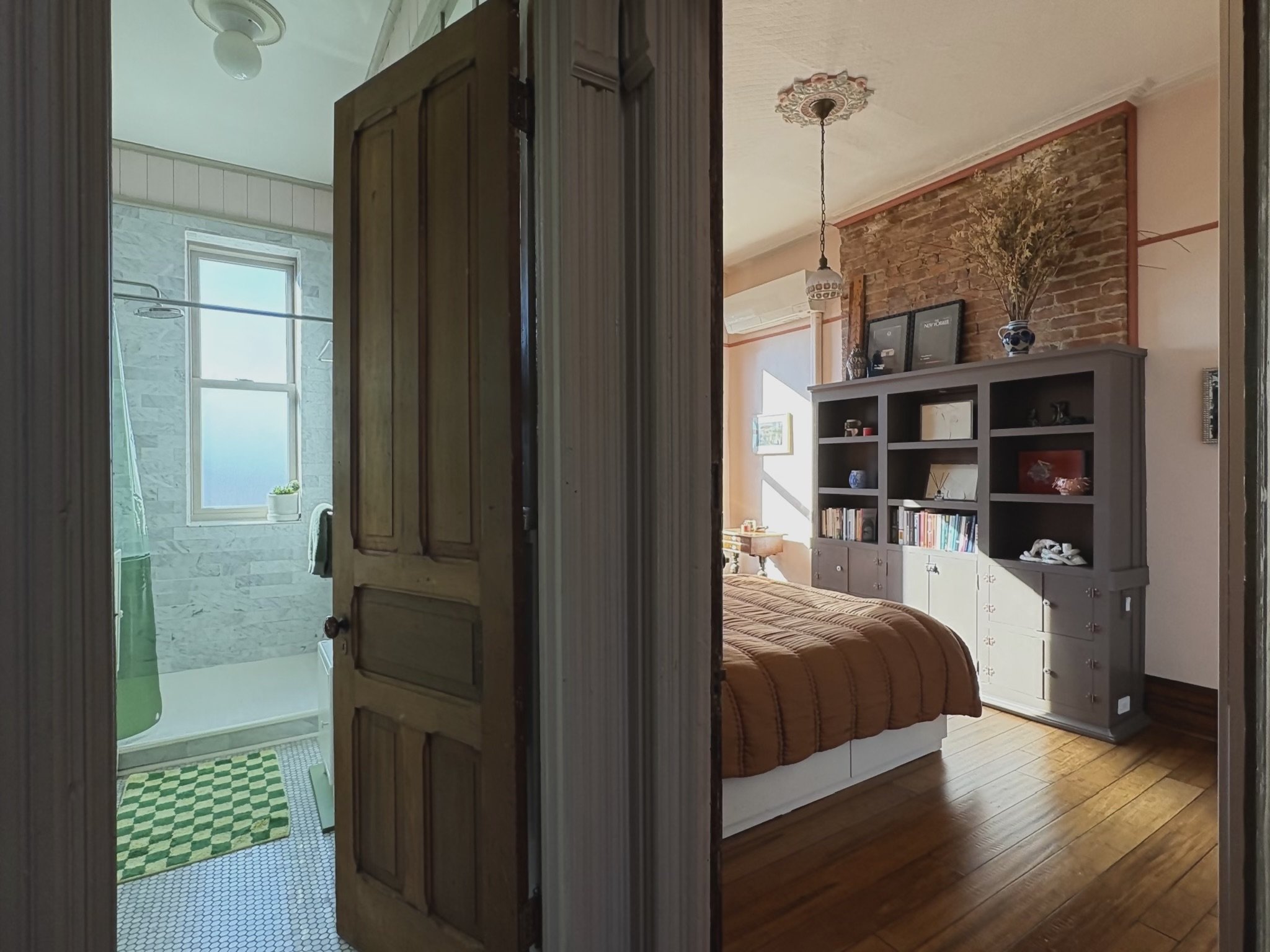 new-york-period-historic-townhouse-filming-photoshoots-top-floor-bedroom.jpg