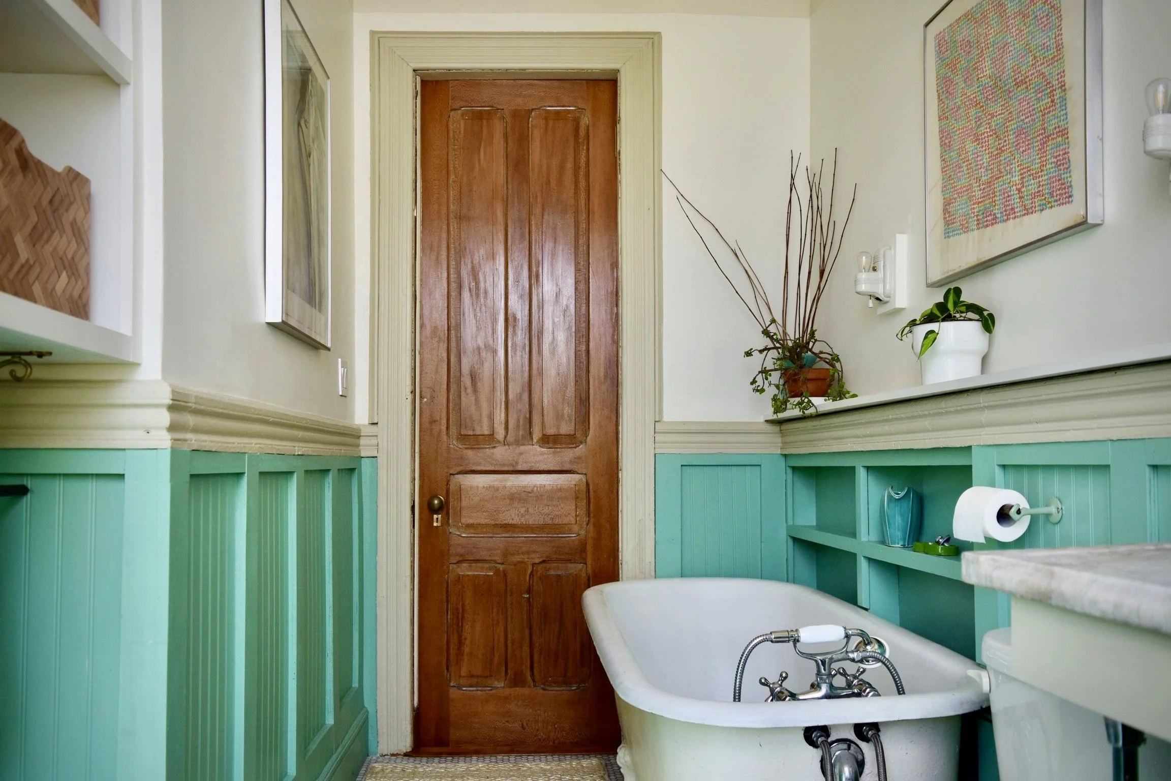 new-york-period-historic-townhouse-filming-photoshoots-wooden-bathroom-door.jpg