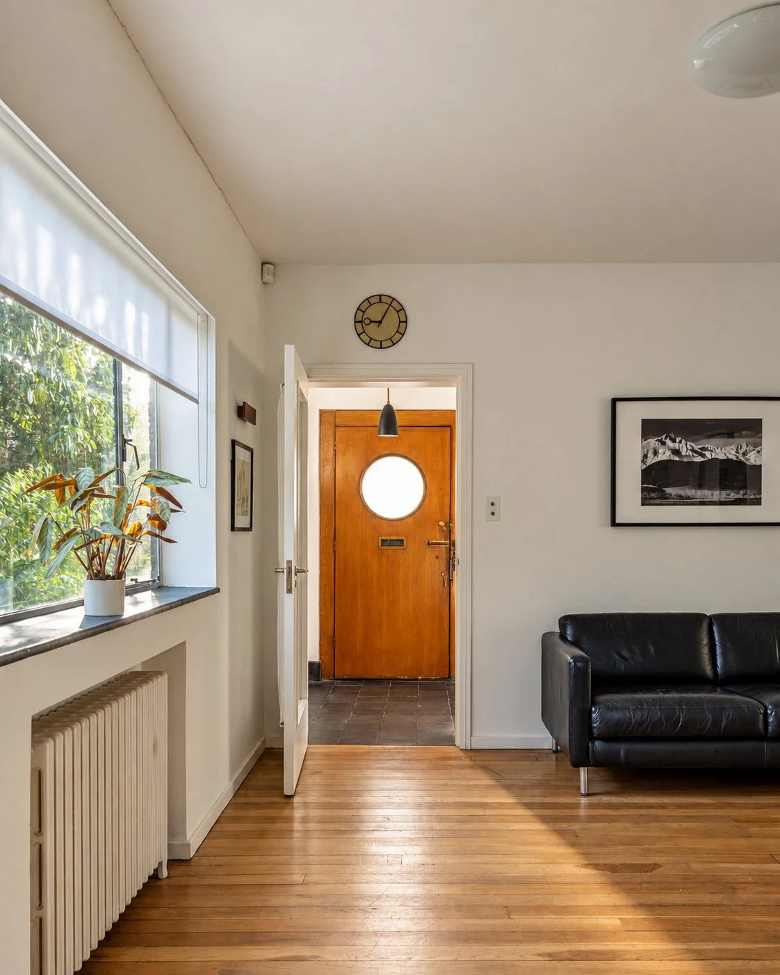 north-london-1930s-grade-ii-listed-modernist-house-filming-photoshoots-entrance-hall.jpg