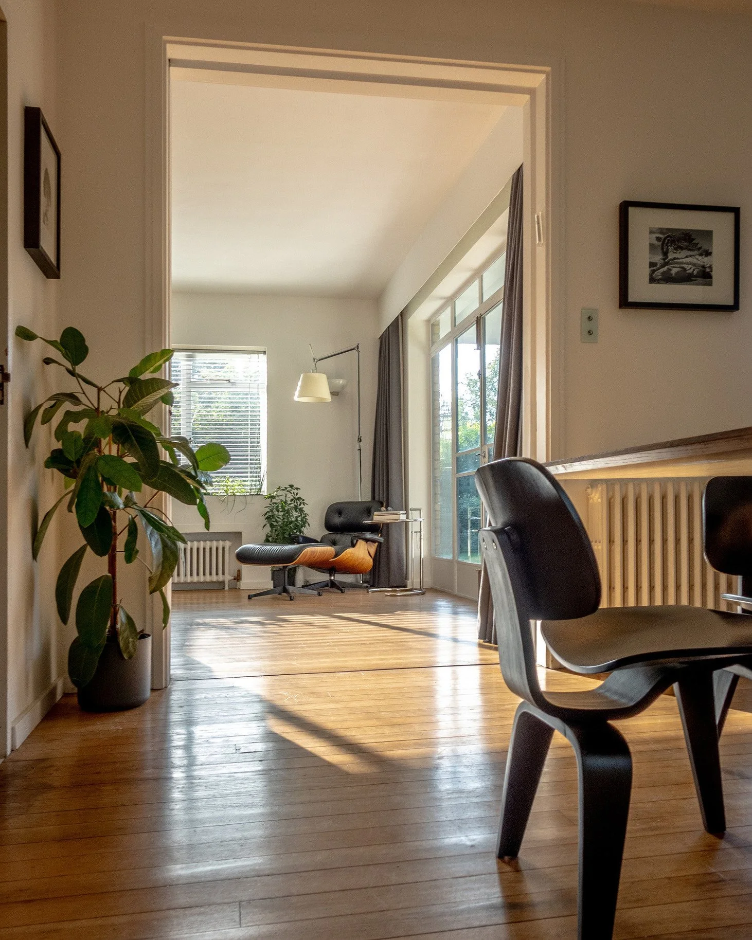 north-london-1930s-grade-ii-listed-modernist-house-filming-photoshoots-hallway.jpg