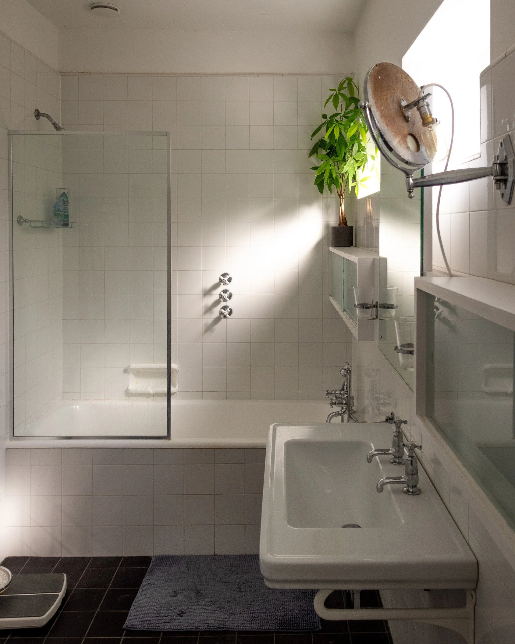 north-london-1930s-grade-ii-listed-modernist-house-filming-photoshoots-shower.jpg