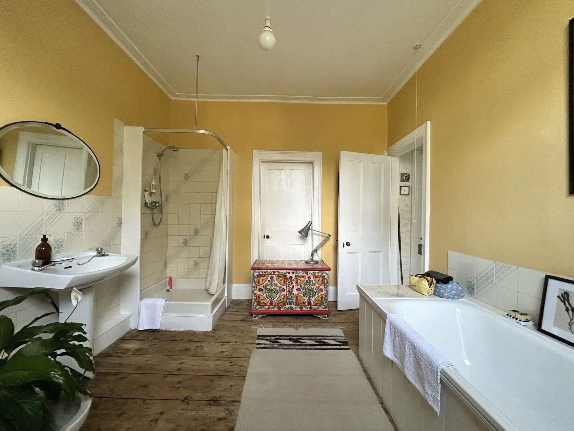 london-grade-ii-listed-georgian-townhouse-historic-period-interiors-filming-photoshoots-bathroom-yellow-walls.jpg