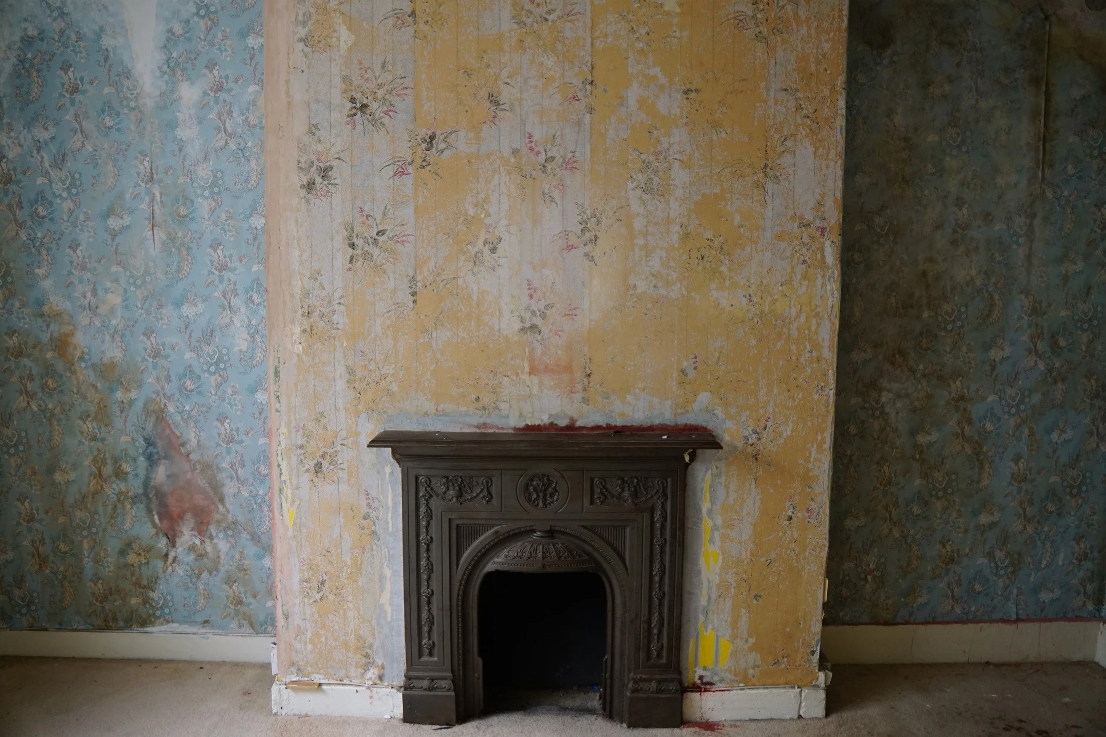 london-retro-distressed-white-stucco-terraced-house-unmodernised-filming-photoshoots-events-yellow-walls.jpg