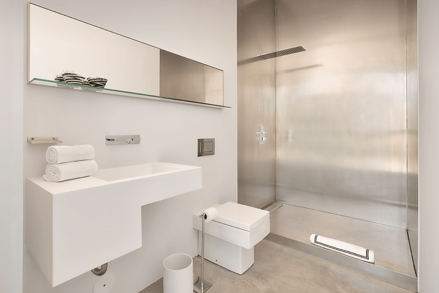 unique-joshua-tree-california-invisible-house-mirrored-horizontal-skyscraper-desert-architecture-filming-photoshoots-events-bathroom-suite.png