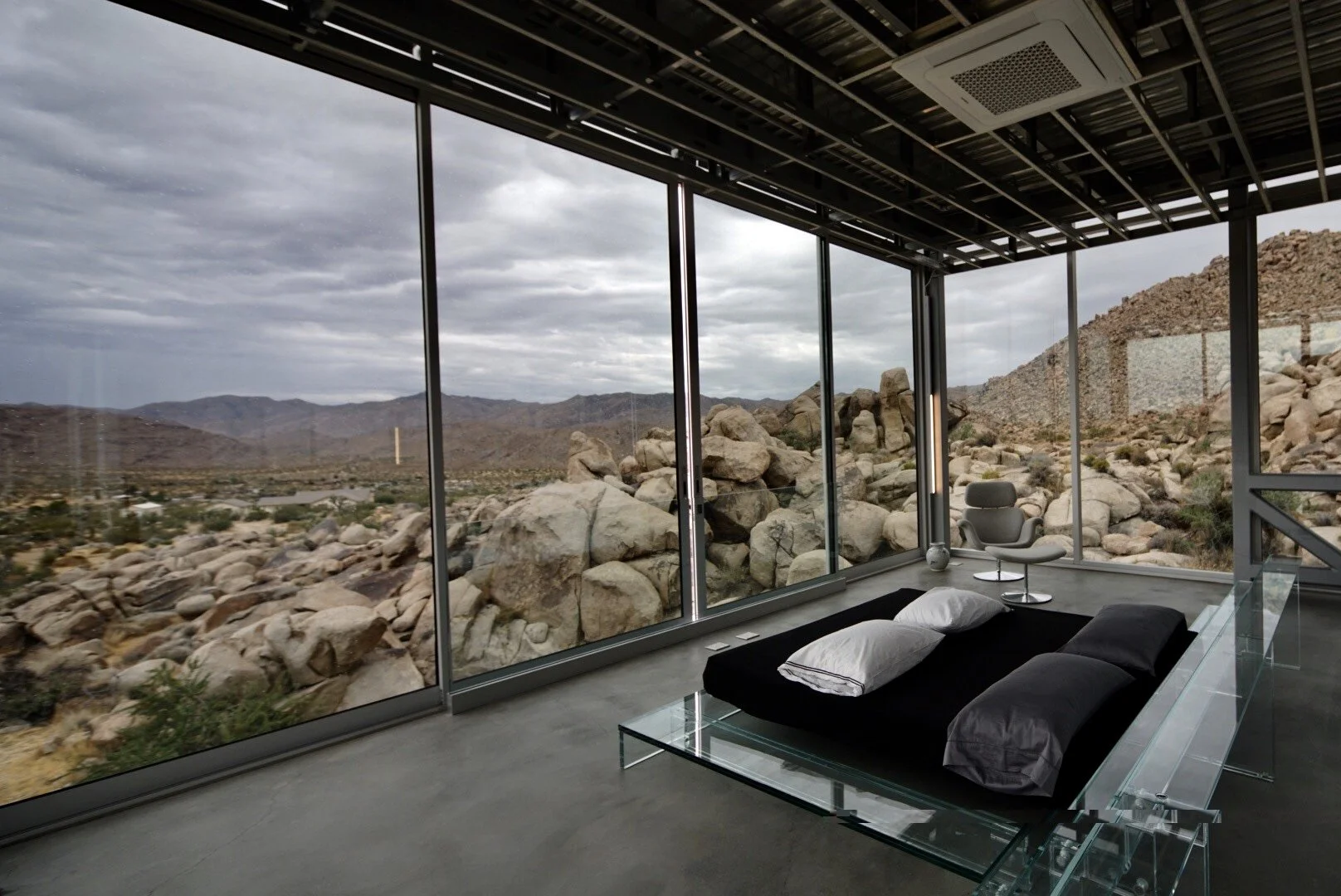 unique-joshua-tree-california-invisible-house-mirrored-horizontal-skyscraper-desert-architecture-filming-photoshoots-events-bedroom-views.jpg