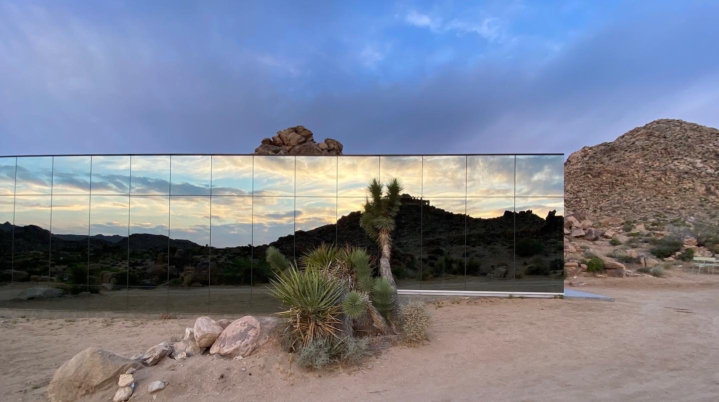 unique-joshua-tree-california-invisible-house-mirrored-horizontal-skyscraper-desert-architecture-filming-photoshoots-events-mountain-reflections-facade.jpg