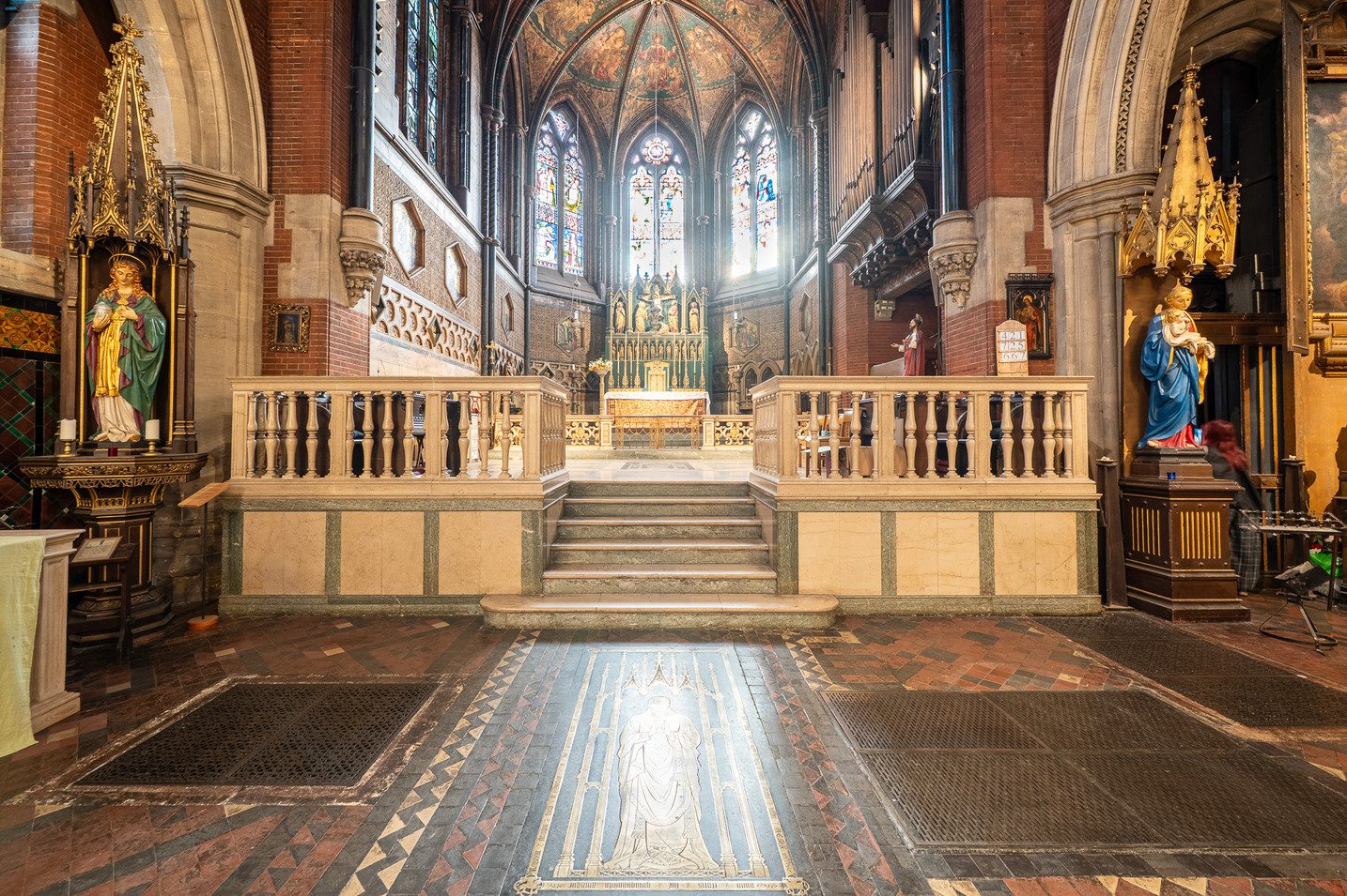 gothic-revival-victorian-church-london-canalside-stained-glass-filming-photoshoots-events-alter-steps.jpg