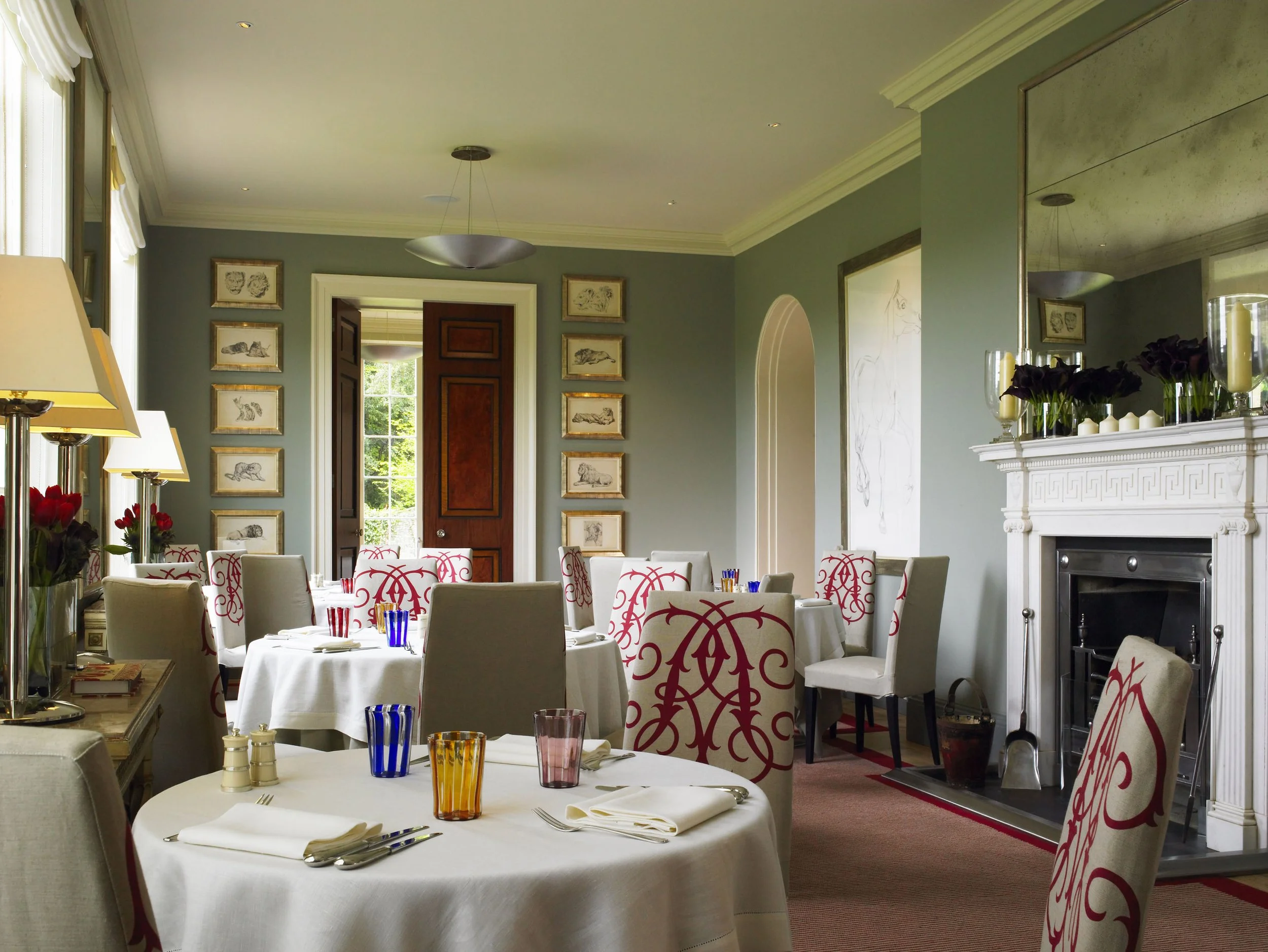 historic-period-georgian-building-sussex-filming-photoshoots-events-round-table.jpg