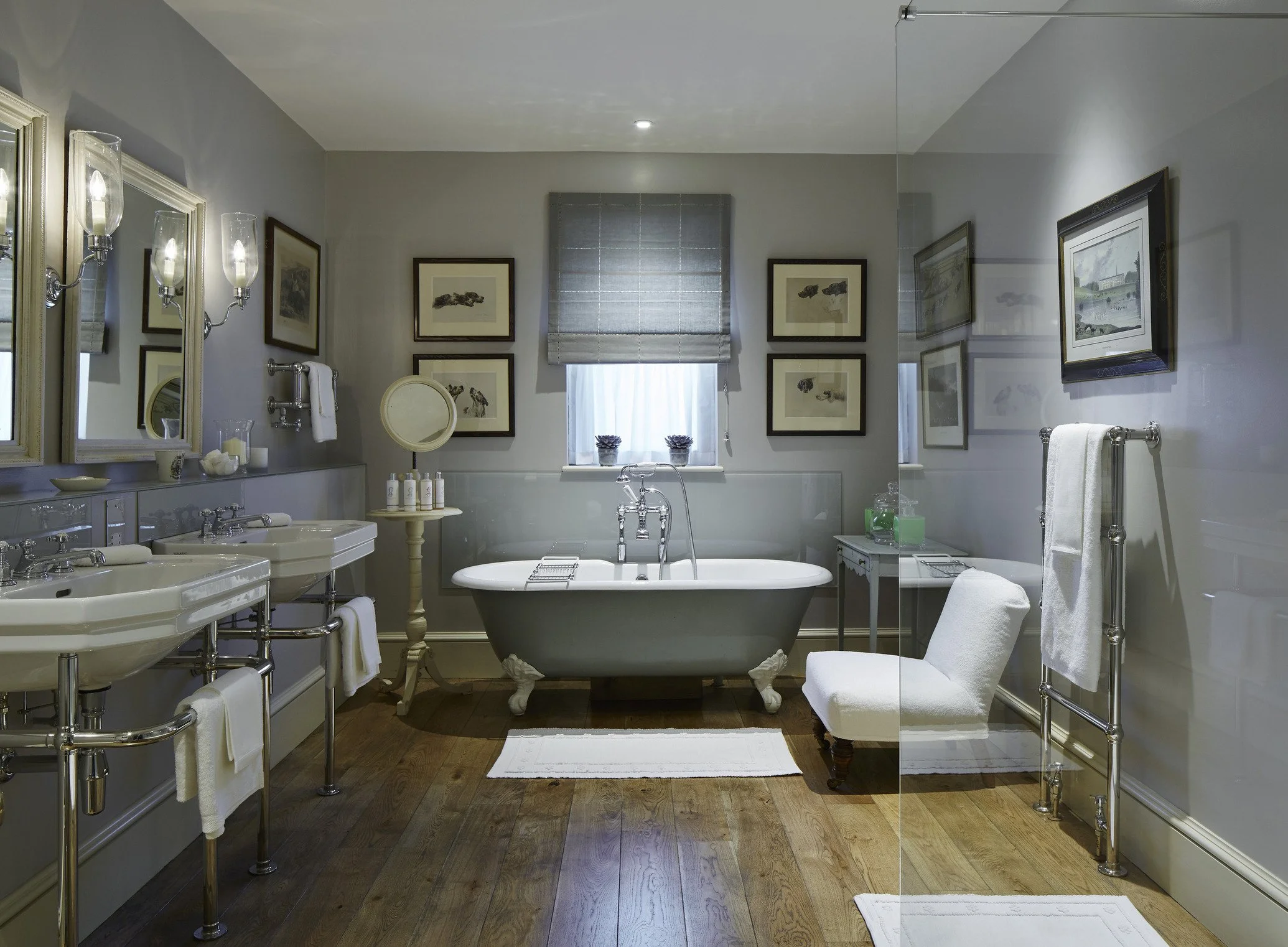 historic-period-sporting-lodge-sussex-filming-photoshoots-events-bath-tub.jpg