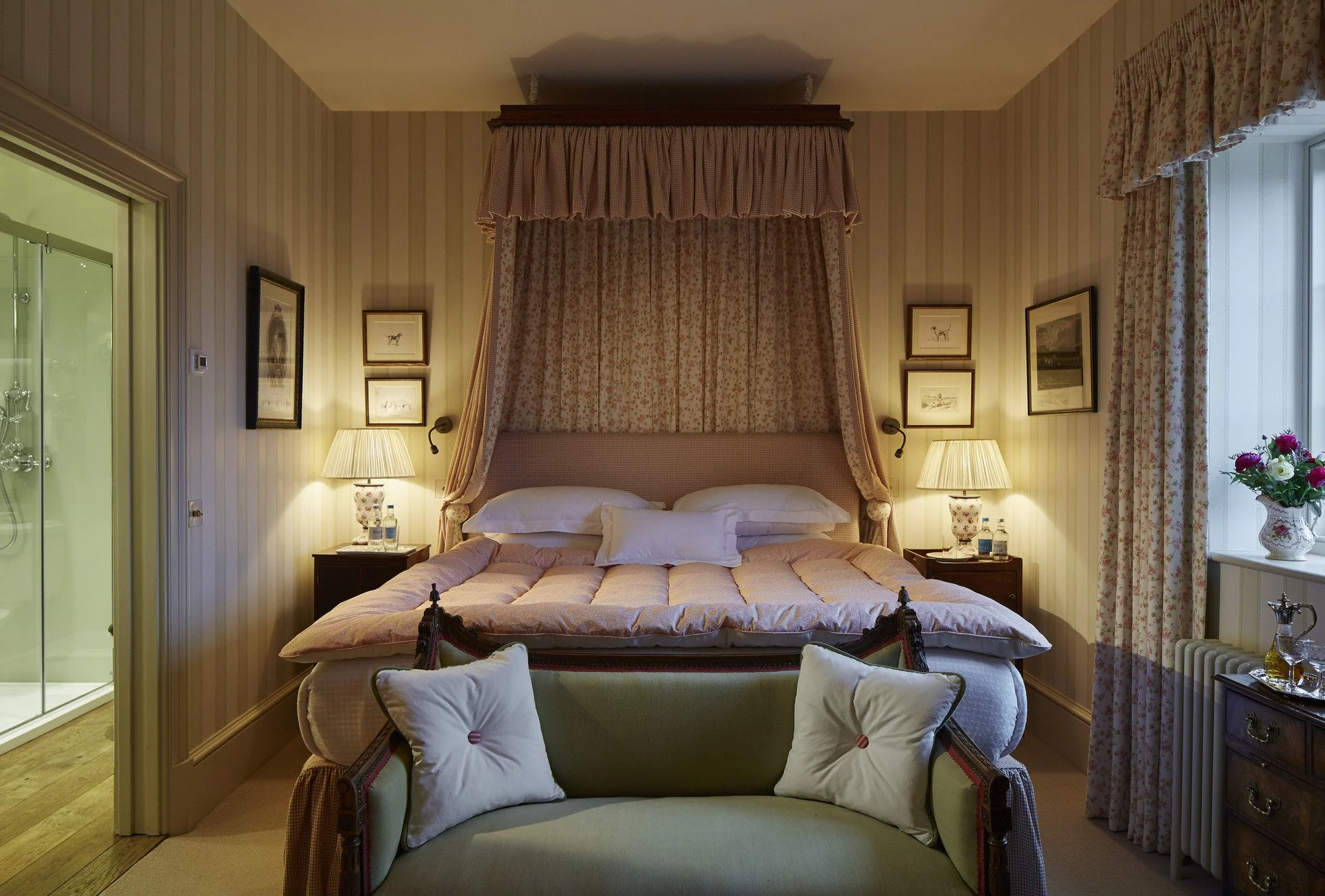 historic-period-sporting-lodge-sussex-filming-photoshoots-events-bedroom-canopy.jpg