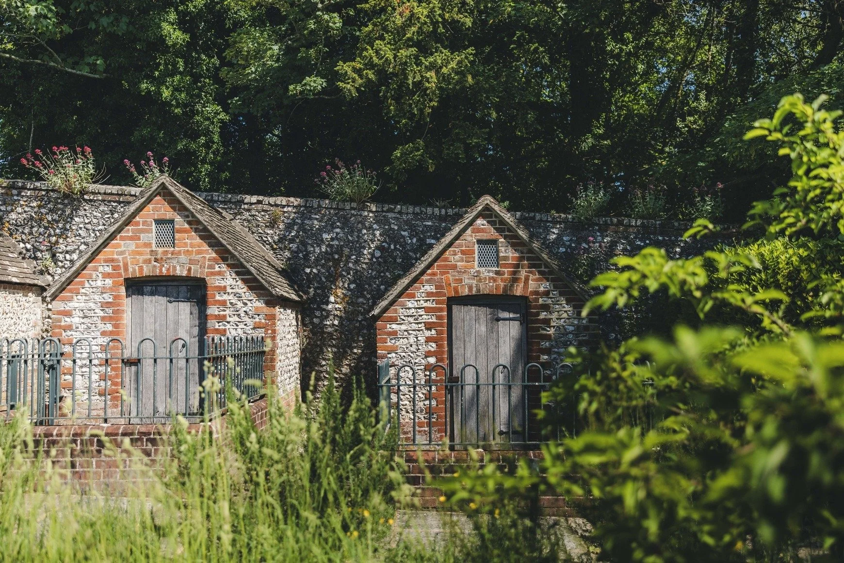 historic-period-sporting-lodge-sussex-filming-photoshoots-events-brickwork-facade.jpg