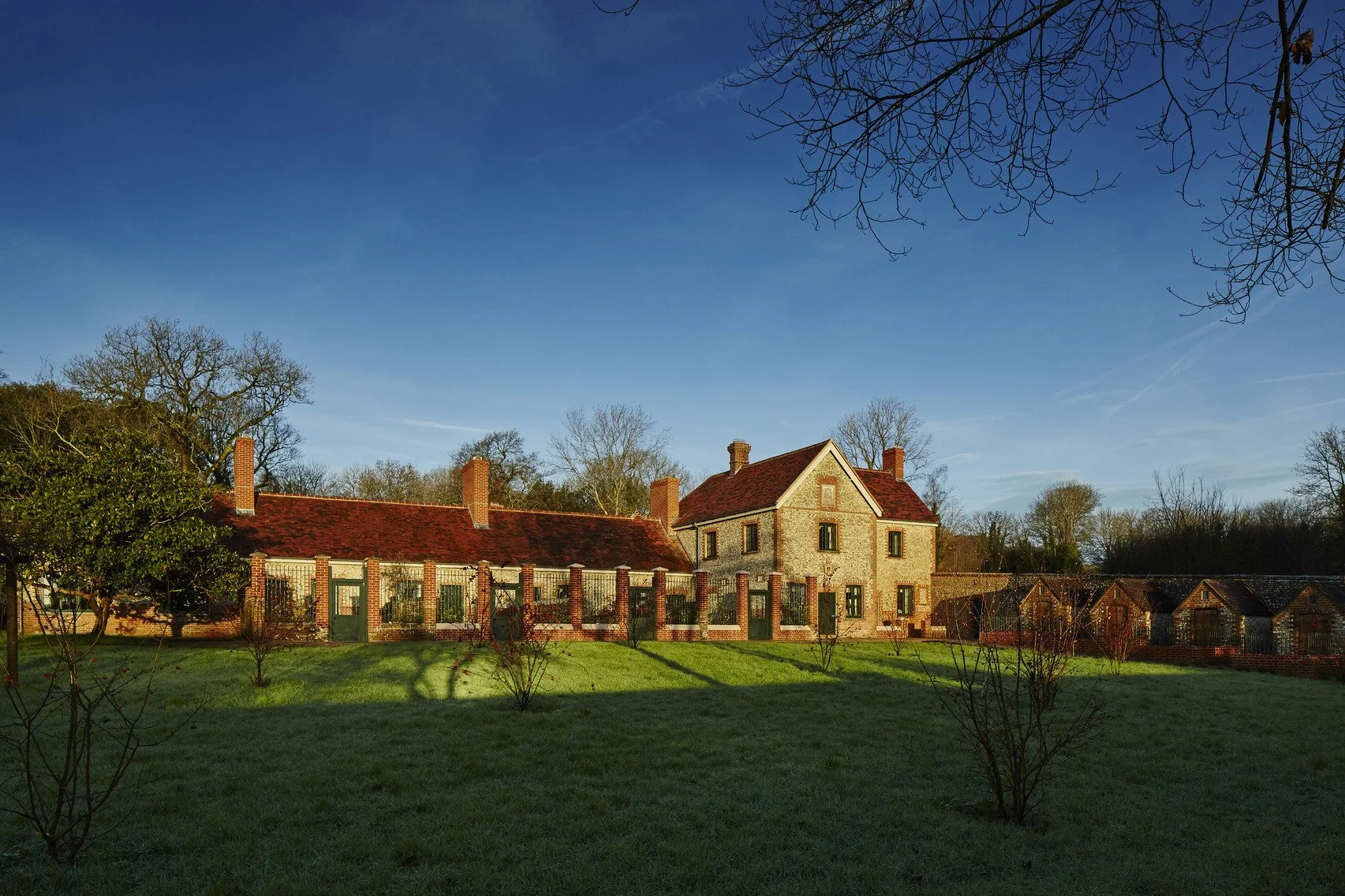 historic-period-sporting-lodge-sussex-filming-photoshoots-events-lawn.jpg