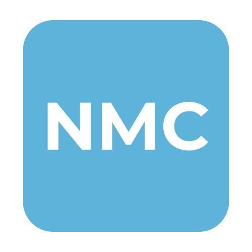 Logo bleu avec les lettres NMC en blanc.