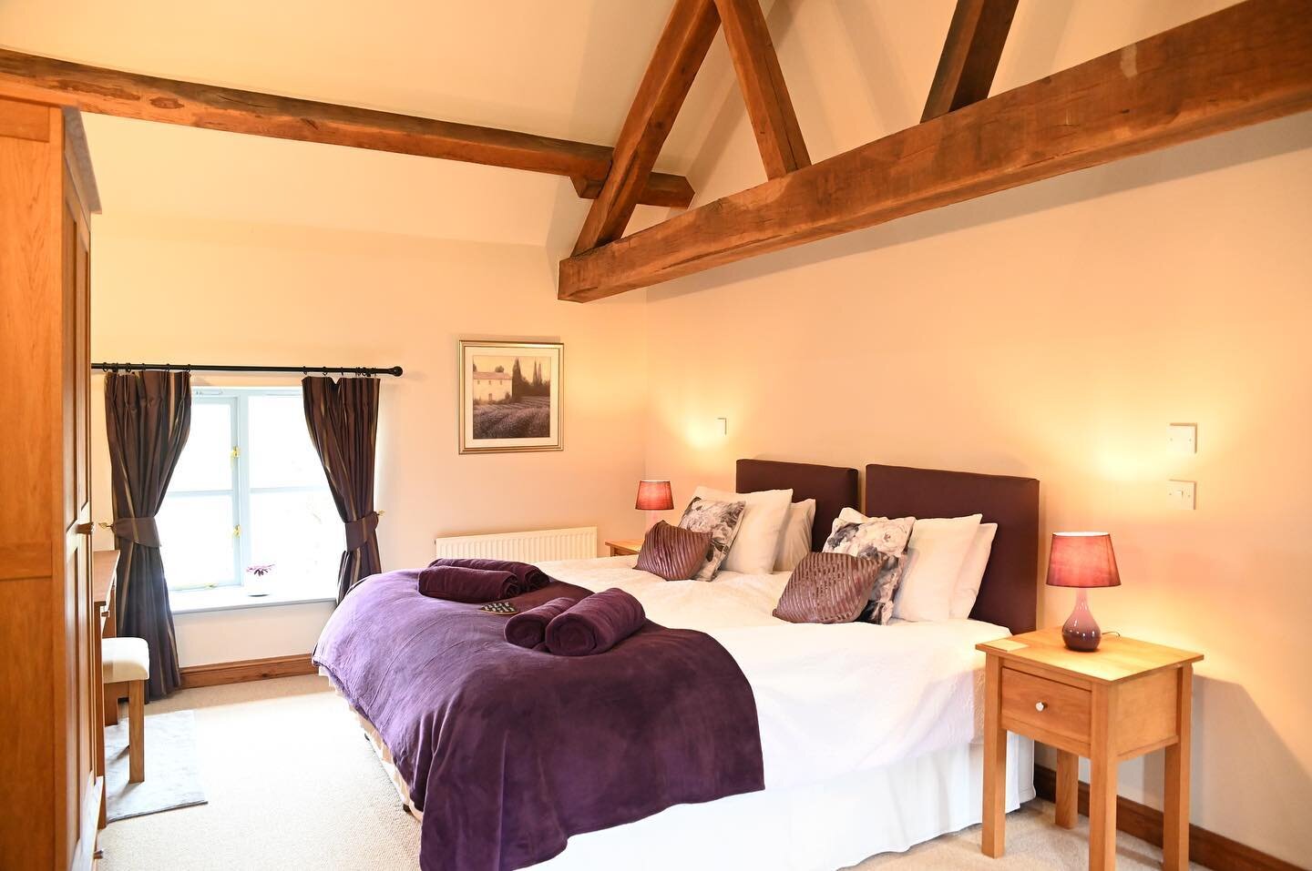 Cosy up in a nice comfy bed&hellip; breakfast in bed anyone!? 💖