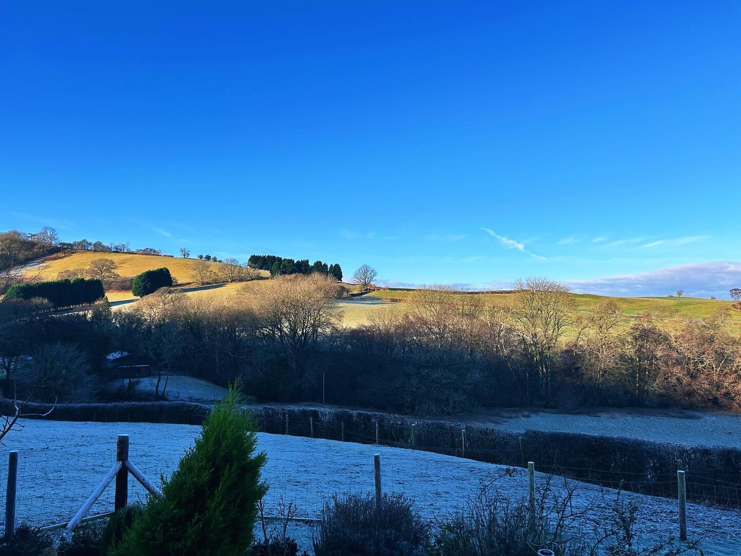 View from Pear Tree Lodge on a bright crispy morning 💕❄️