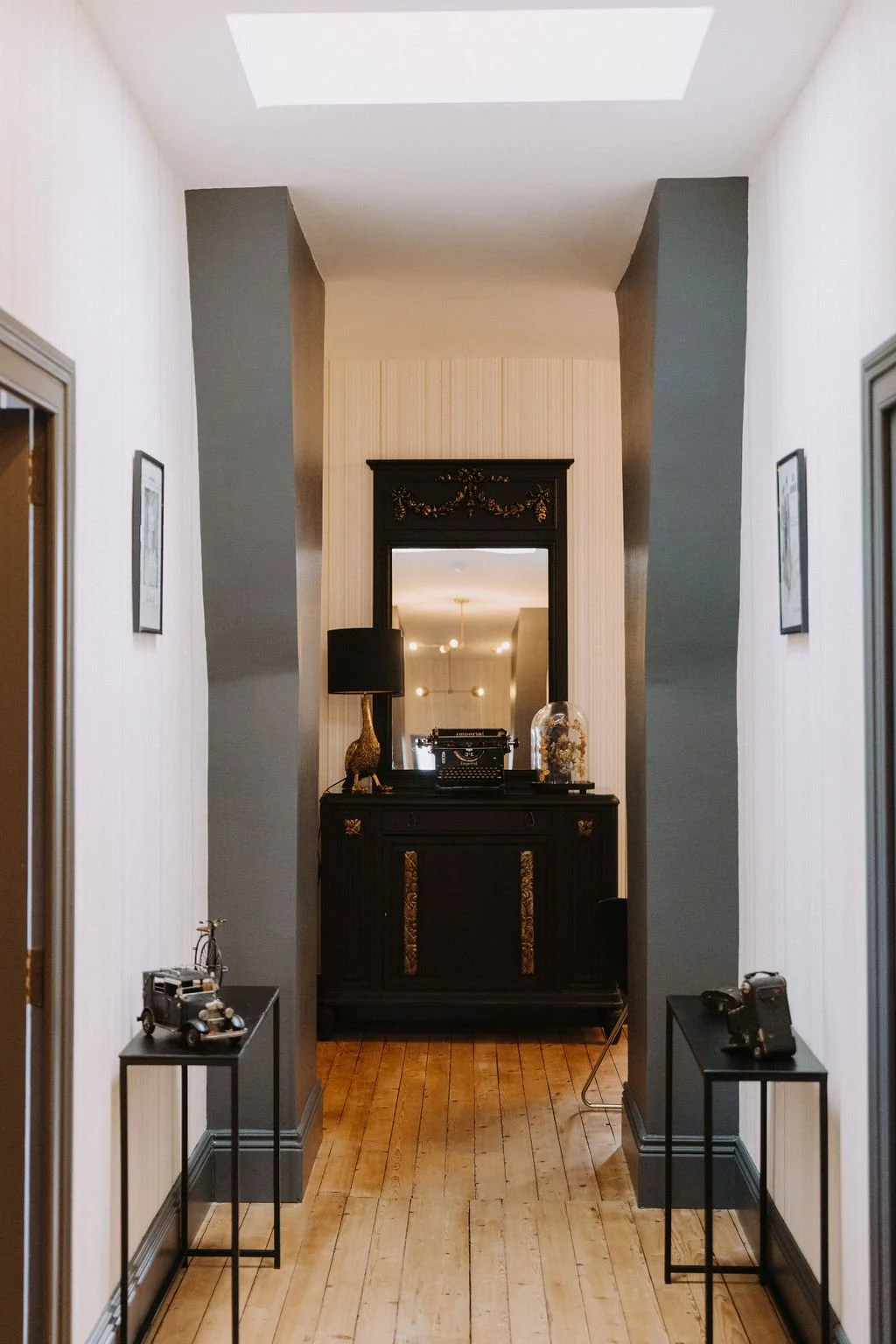 Le couloir du Petit Salon