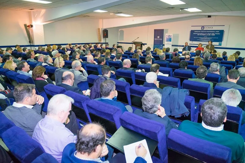 Unos 200 profesionales asisten al seminario