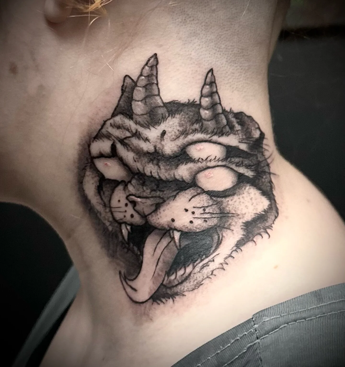 Hello Kitty π±
Done at @rasgtattoo_crew π¨πΏ
.
.
.
#tattoo #dotworktattoo #horrortattoo #darktattoo #blackworktattoo #illustrationtattoo #cat #catttattoo #dark #horror