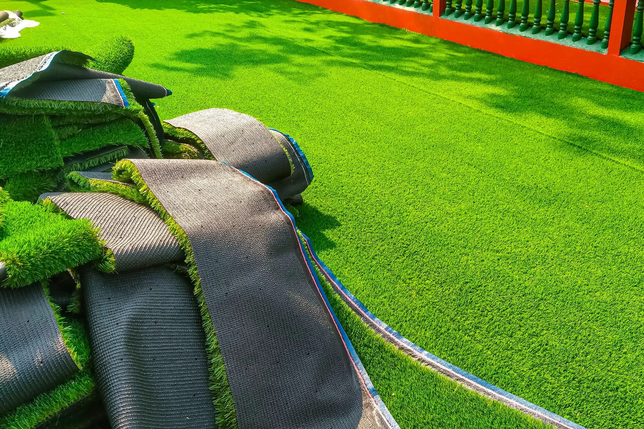 Posa pavimento esterno o prato sintetico: quanto costa?