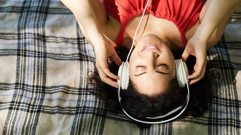 9 piccole cose che puoi fare per migliorare immediatamente il tuo umore