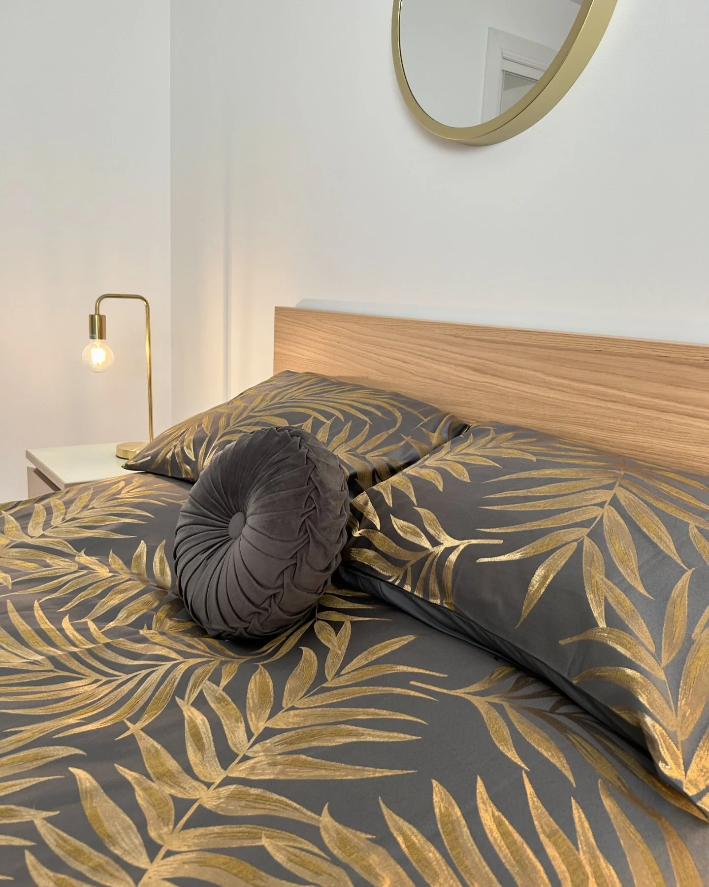 𝐓𝐡𝐢𝐬𝐭𝐥𝐞&rsquo;𝐬 𝐁𝐞𝐝𝐫𝐨𝐨𝐦 𝐃𝐞𝐭𝐚𝐢𝐥𝐬 📸✨

Thistle Lodge is thoughtfully furnished with stylish interiors. Designed to sleep up to 4 people, it consists of two bedrooms: one with a double bed, the other with two single beds. 

#killie