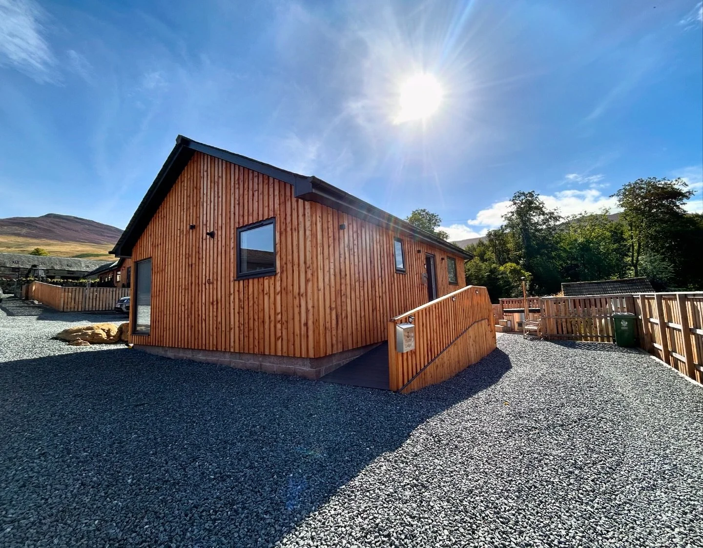 ⚡️ 𝐁𝐋𝐀𝐂𝐊 𝐅𝐑𝐈𝐃𝐀𝐘 𝐎𝐅𝐅𝐄𝐑 ⚡️

We are offering ALL customers who book between NOW &amp; this Sunday:

𝐅𝐑𝐄𝐄 &amp; 𝐂𝐨𝐦𝐩𝐥𝐢𝐦𝐞𝐧𝐭𝐚𝐫𝐲:

* 𝐁𝐮𝐛𝐛𝐥𝐲 &amp; 𝐂𝐡𝐨𝐜𝐨𝐥𝐚𝐭𝐞𝐬 on arrival 🍾🥂
* 𝐁𝐫𝐞𝐚𝐤𝐟𝐚𝐬𝐭 package 🥐☕️
*