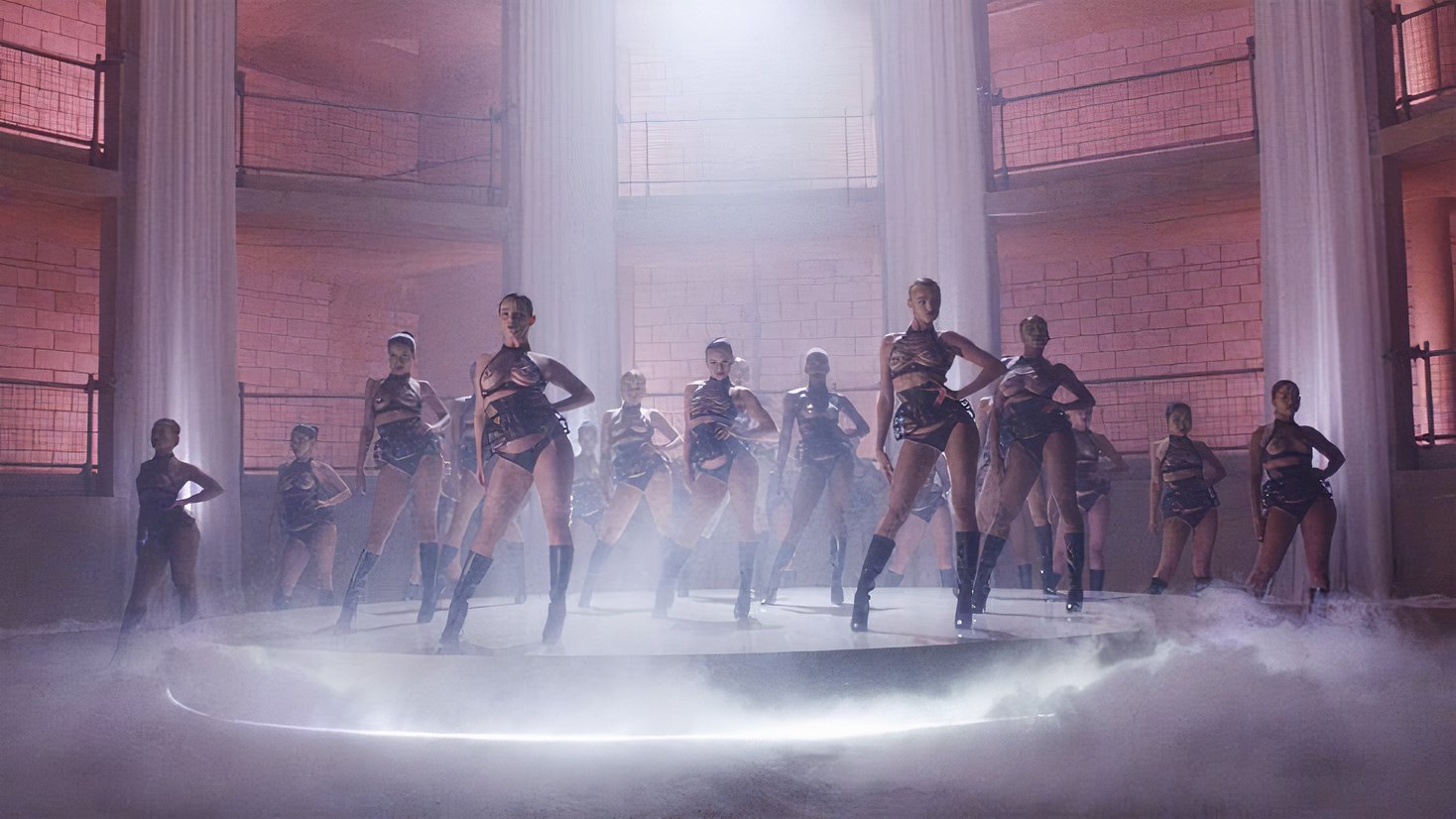AGENT PROVOCATEUR FALL 2019 CAMPAIGN FILM_LE_auto_x2.jpg