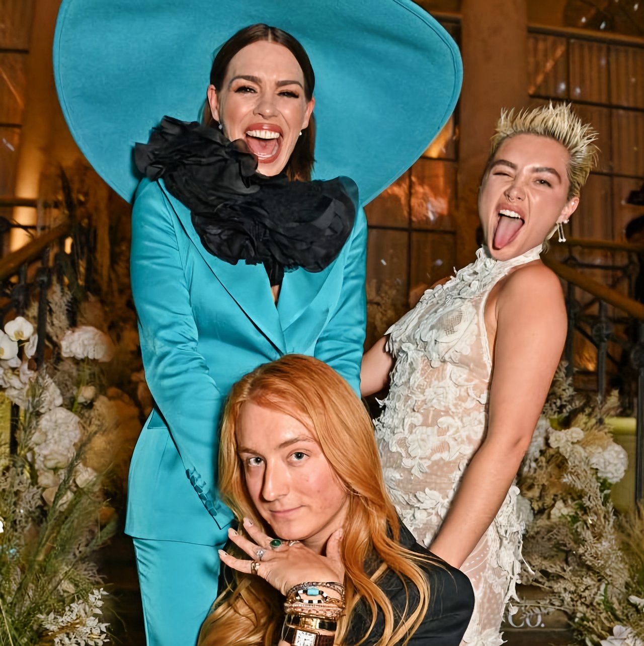 billie-piper-florence-pugh-and-harris-reed-64f87ef43f103_LE_ml_resize_x2_colored_toned_light_ai.jpg