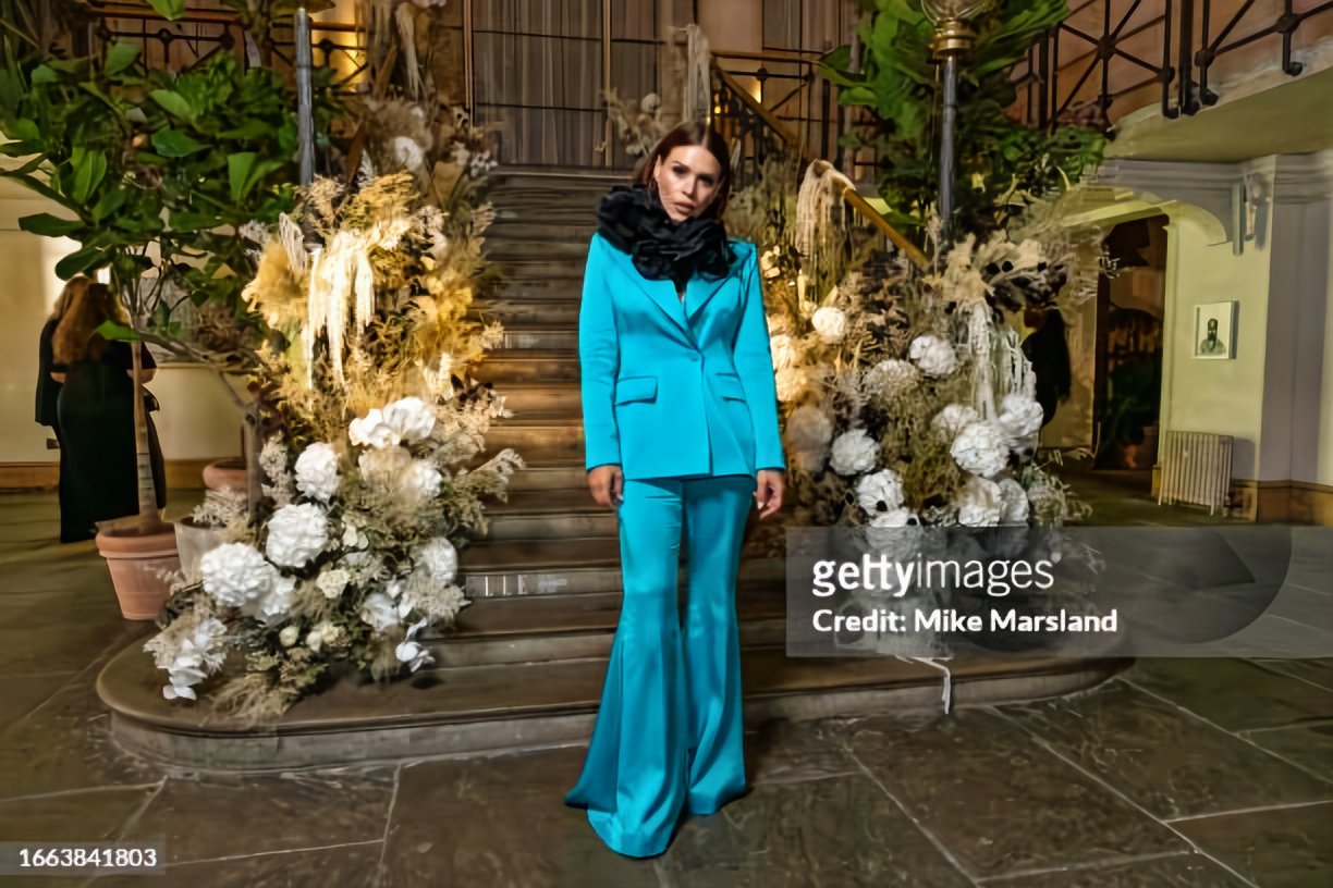 gettyimages-1663841803-612x612_LE_ml_resize_x2_colored_toned_light_ai.jpg