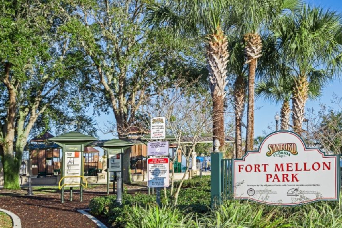 Fort Mellon Park (Lakeside Splash Pad & Playgrounds)