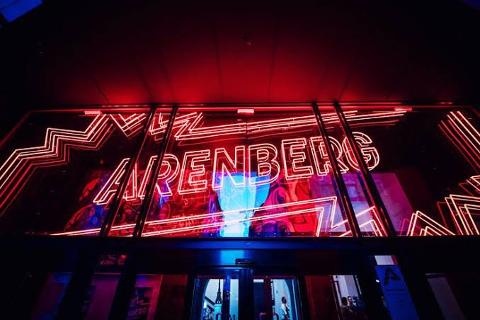 Bar en onthaal medewerker