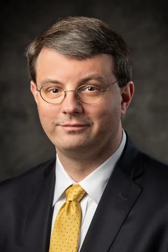 Hanshaw_Roger_Headshot.jpg