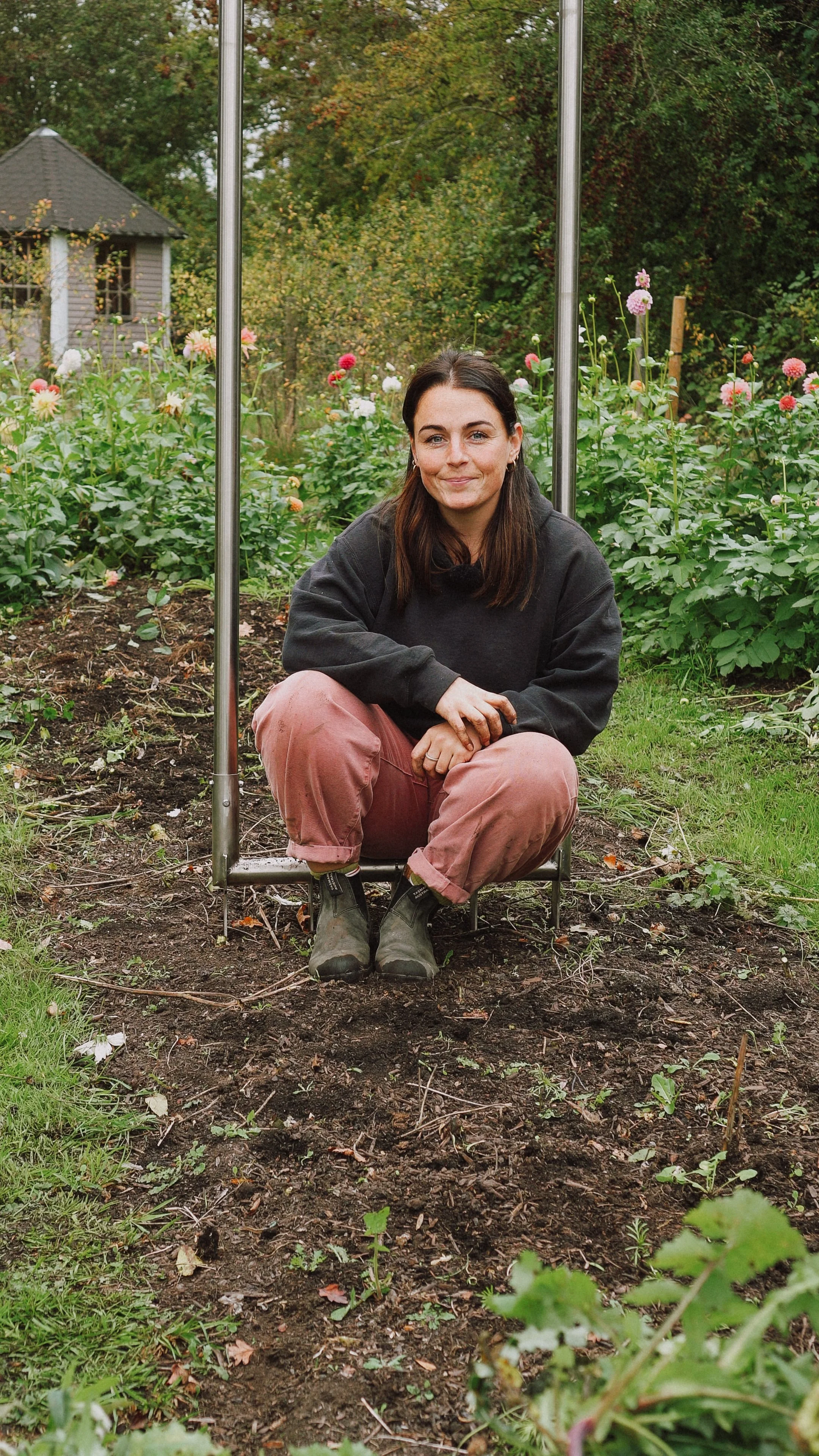 Sarah Gray from Bloom + Gray joins Jenny Marks on the Six Figure Flower Farming Podcast to discuss starting over on a flower farm and alternative income.