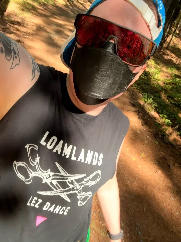 Happy PRIDE PARADE WEEKEND! 🏳️&zwj;⚧️🏳️&zwj;🌈💘🖤 Felt the need to look SUPER GAY on my trail run today. 💅🍁
Shoutout to the barista who comped my cold brew bc I let them take a pic of me and my cool shirt. ✌️

&bull;&bull;&bull;
Image descriptio