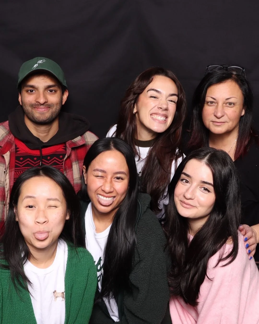 🐾🎁 Still feeling the holiday magic from Centre Pucci!

We&rsquo;re so grateful to everyone who came out, shopped local, and supported Passion for Paws alongside @centrepucci and @parmacafelaval.

Your presence truly helped spread joy and save lives