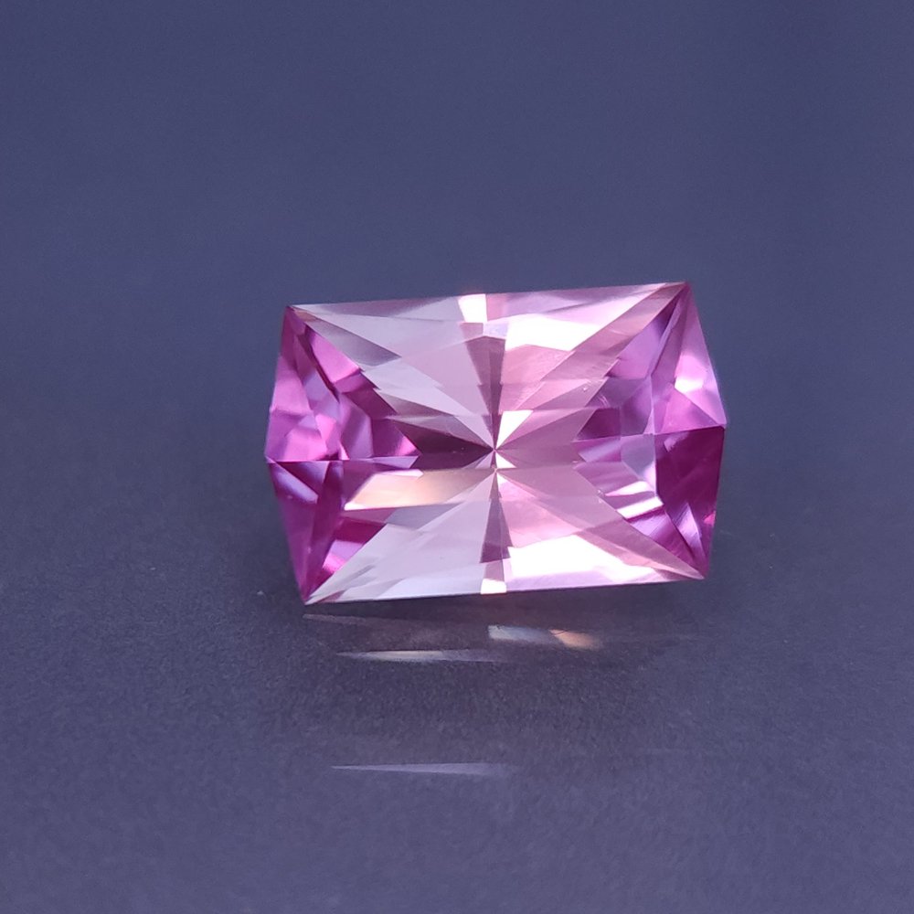 アレックス ALEX CE4 ピンクアルマイト 11 x 7mm Czochralski Alexandrite, light saturation — The Pacific