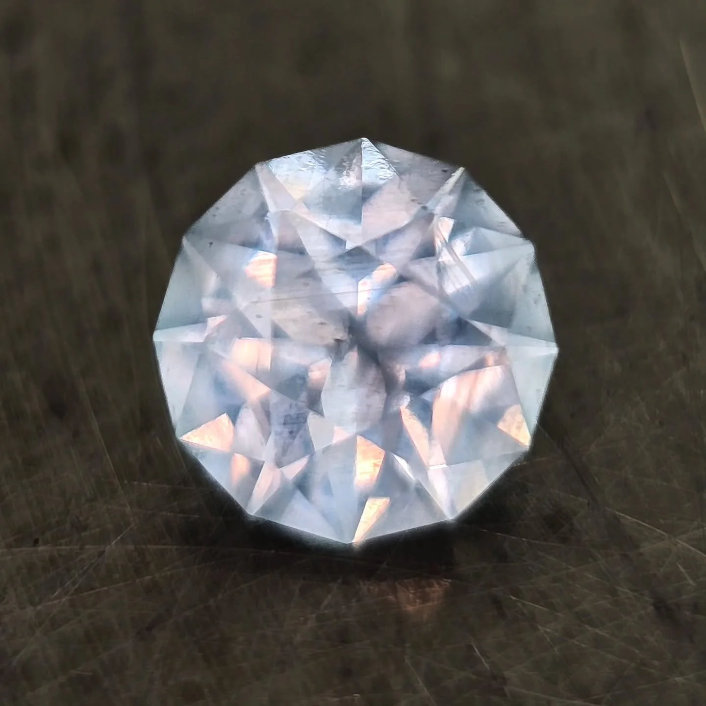 Unavailable 🦄 This charming 0.9ct natural unheated Montana is up for grabs! A very sweet pastel blue, that has some hints of an opalescent/silky yellow flash, making this sapphire incredibly dreamy. Very unicorn-esque, and super clean other than sil