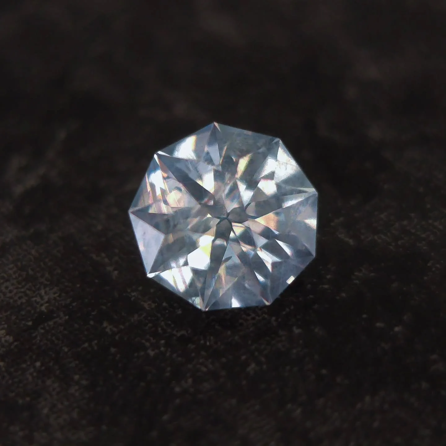 Available ✨ Sweet little 0.66ct, 5mm Unheated Montana sapphire in sky blue. Very clean with a slight silky haze. Packs a punch sparkle in Scott Labories design &quot;Puck&quot;, one of my favorites. This little guy is going for $500 🩵 Snatch it up v