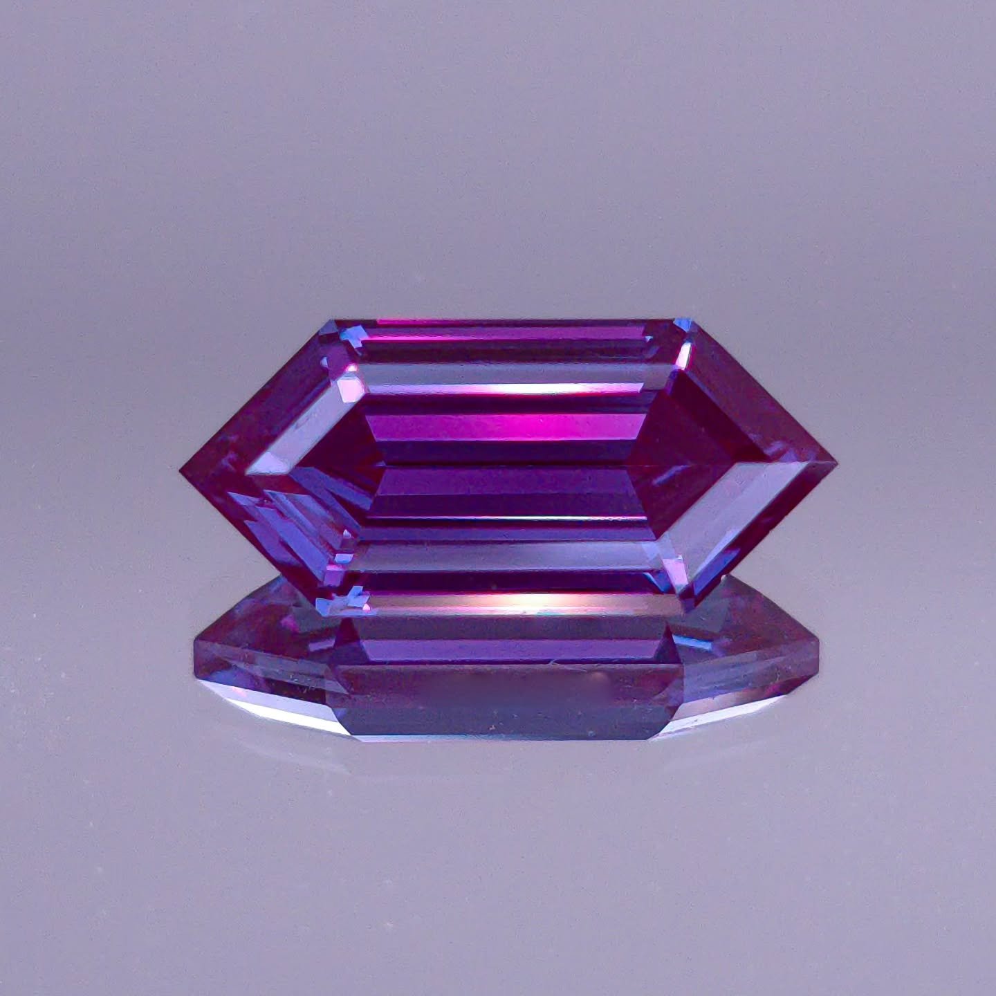 This beautiful deep colored Czochralski Alexandrite is cut in an off the fly elongated step hexagon. I have a client requesting this gemstone for their bespoke piece but I also have another one in works! If you'd like dibs on that next piec, send me 
