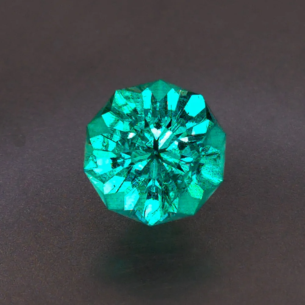 8mm Hydrothermal Emerald - Lab Hibiscus design — The Pacific Lights
