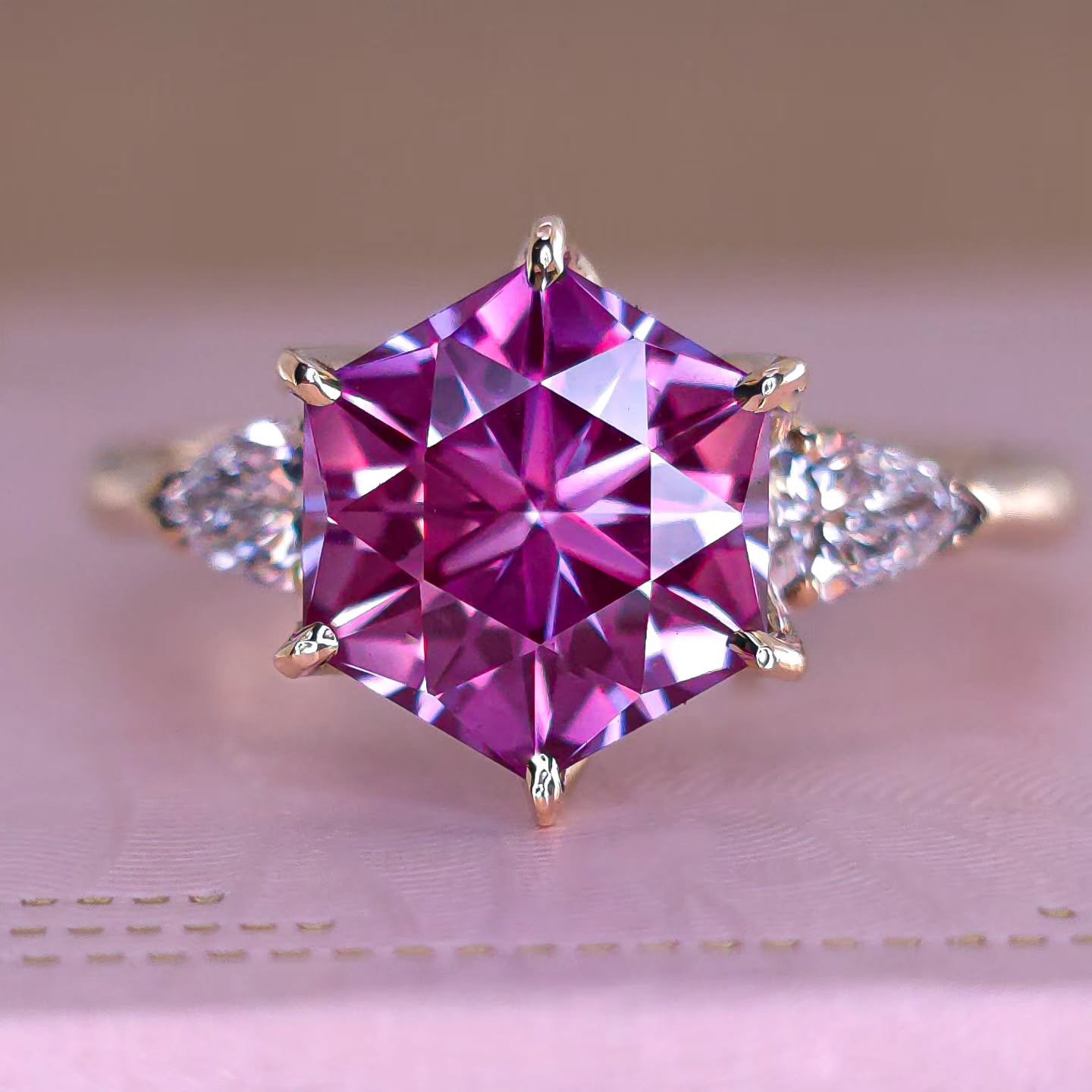 Sharing work 💜 This beautiful ring was a commission for a new client. It was their 30th bday recently and she was wanting to celebrate this milestone. I cut a 9mm Czochralski Alexandrite in one of Marco Voltolinis design Fritillaria, and created a p