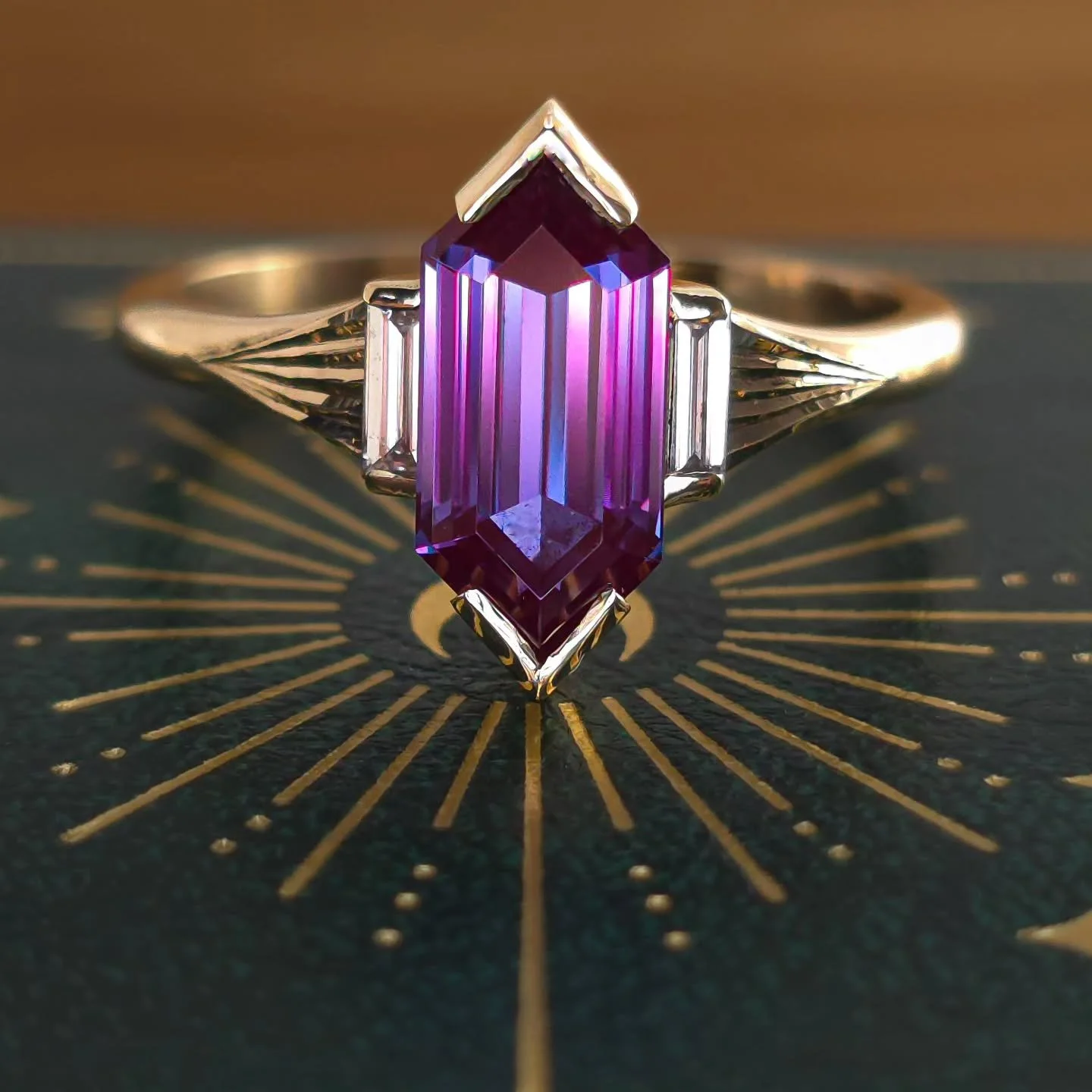 Sharing work ✨ Guys! How about this amazing project I finished for a client last week? My clients partner loves art deco anything hexagonal. He wanted something that had strong lines and a vintage appeal, but still modern. 
.
I cut a dark Alexandrite
