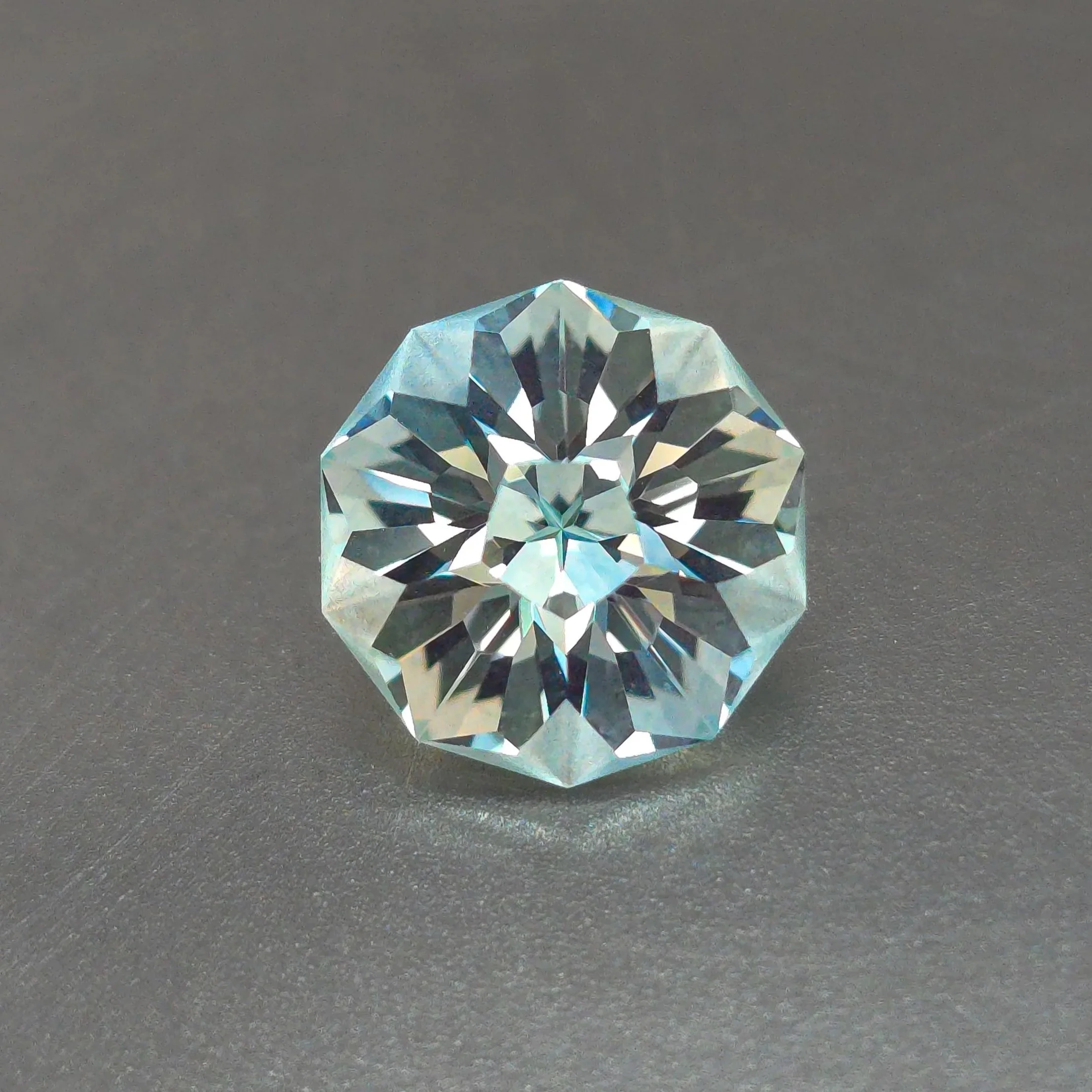 8.9mm Light Green Lab Sapphire - Hibiscus Design