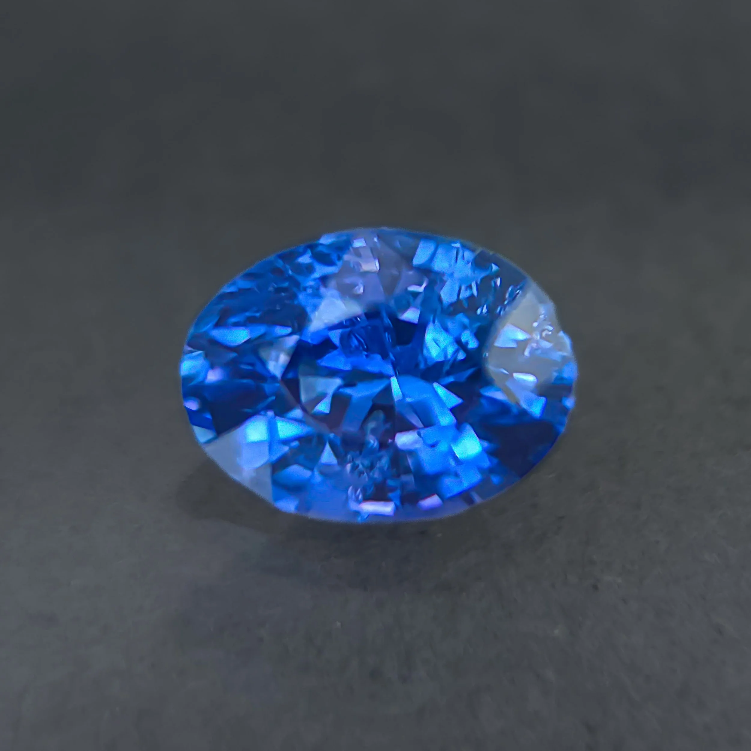 1.5ct Natural Ceylon Sapphire - Mid Blue 7.5 x 5.7mm