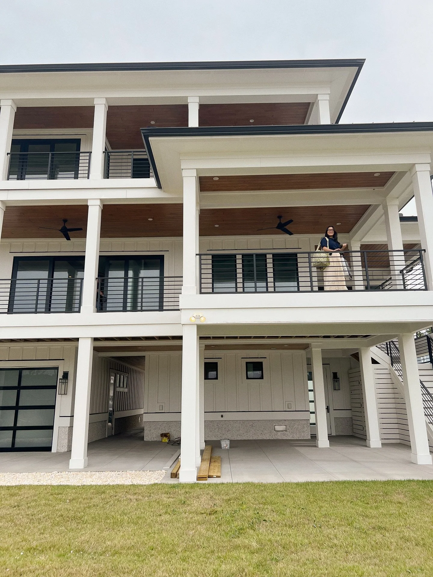 Our clients are closing on this stunning waterfront home, perfectly situated on their neighborhood&rsquo;s marina canal with direct access to the Intracoastal Waterway. A few weeks ago, we hit the ground running to kick off the design process for fur