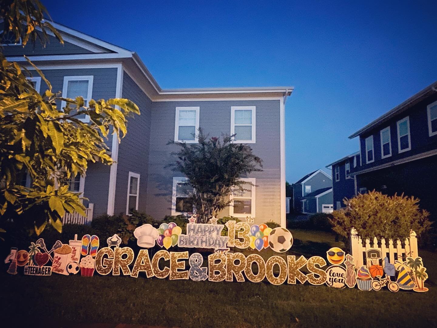 Welcome to your teens Grace and Brooks! 

Happy Birthday! 🎊
