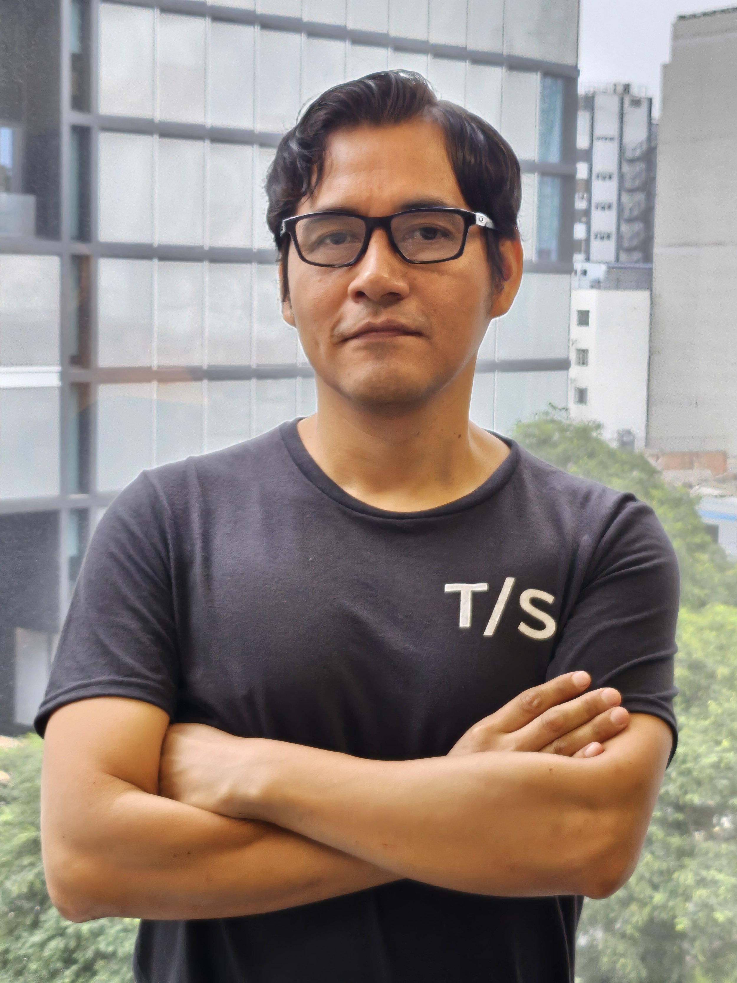 <b>Lima</b> <br/>Paul Valencia  | Accounting Analyst<br/>paul@taxstudio.com
