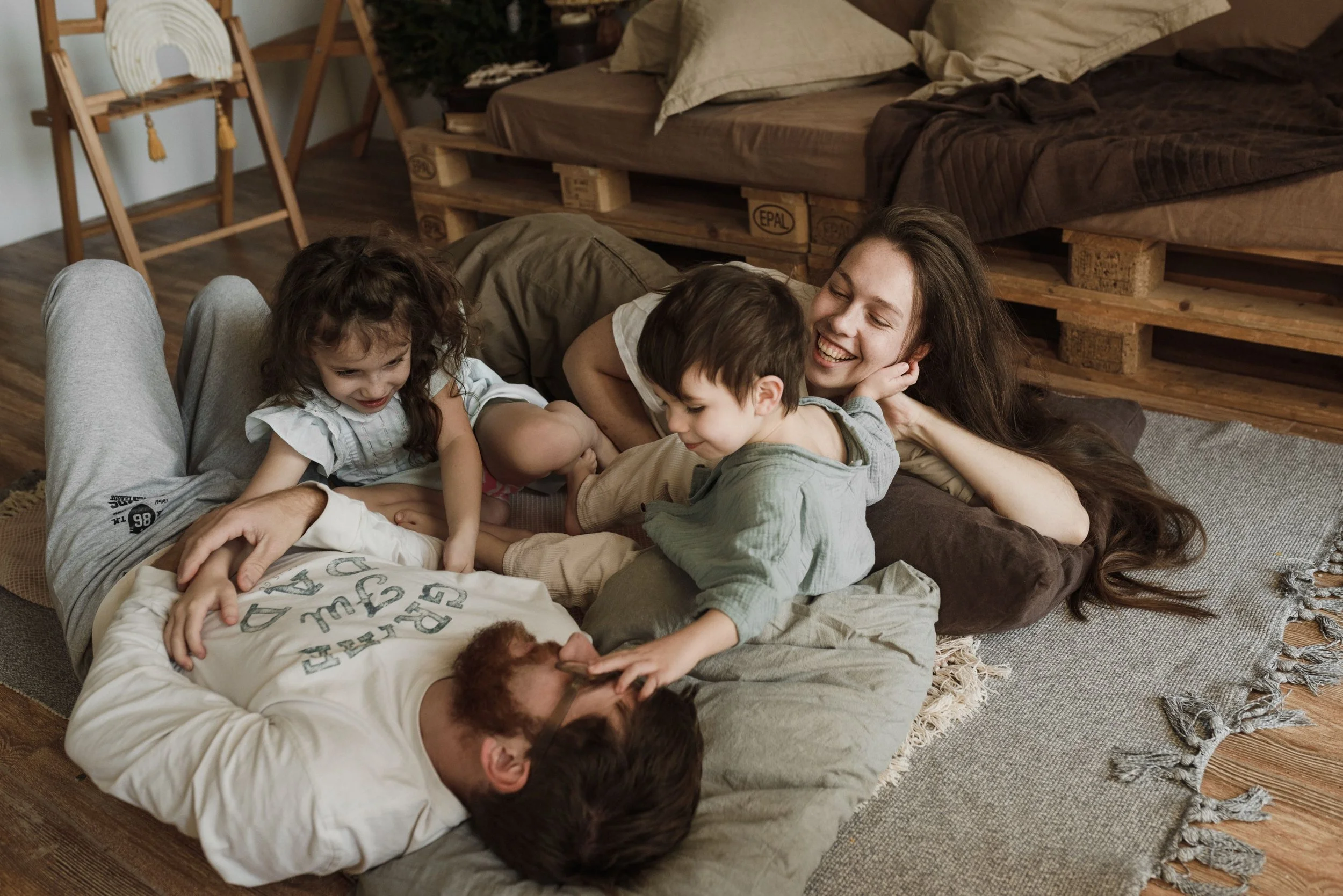 Christian parenting self-reflection checklist with 15 questions to help parents grow in faith, connection, discipline, responsibility, and intentional parenting.